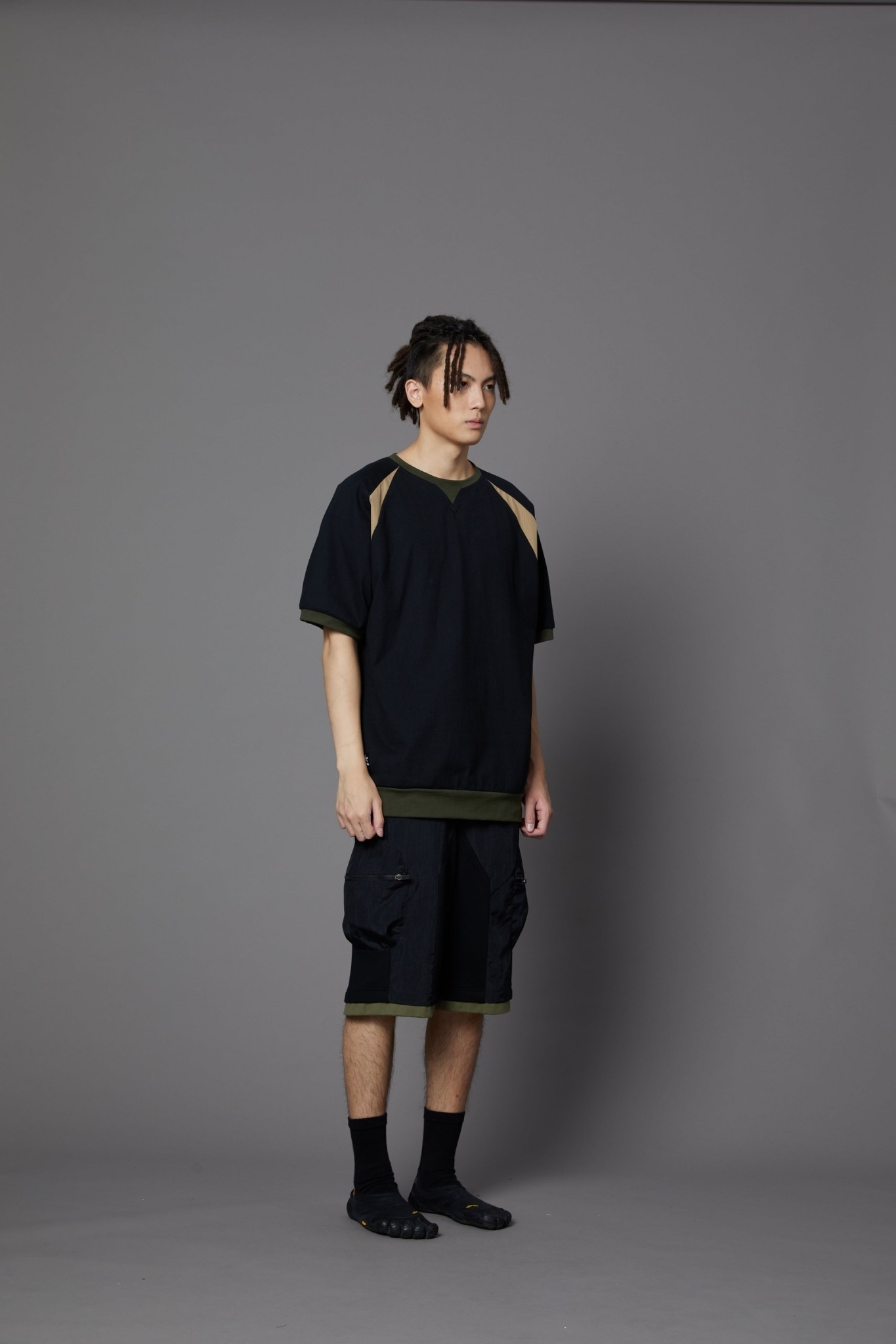 雙色透氣上衣-黑