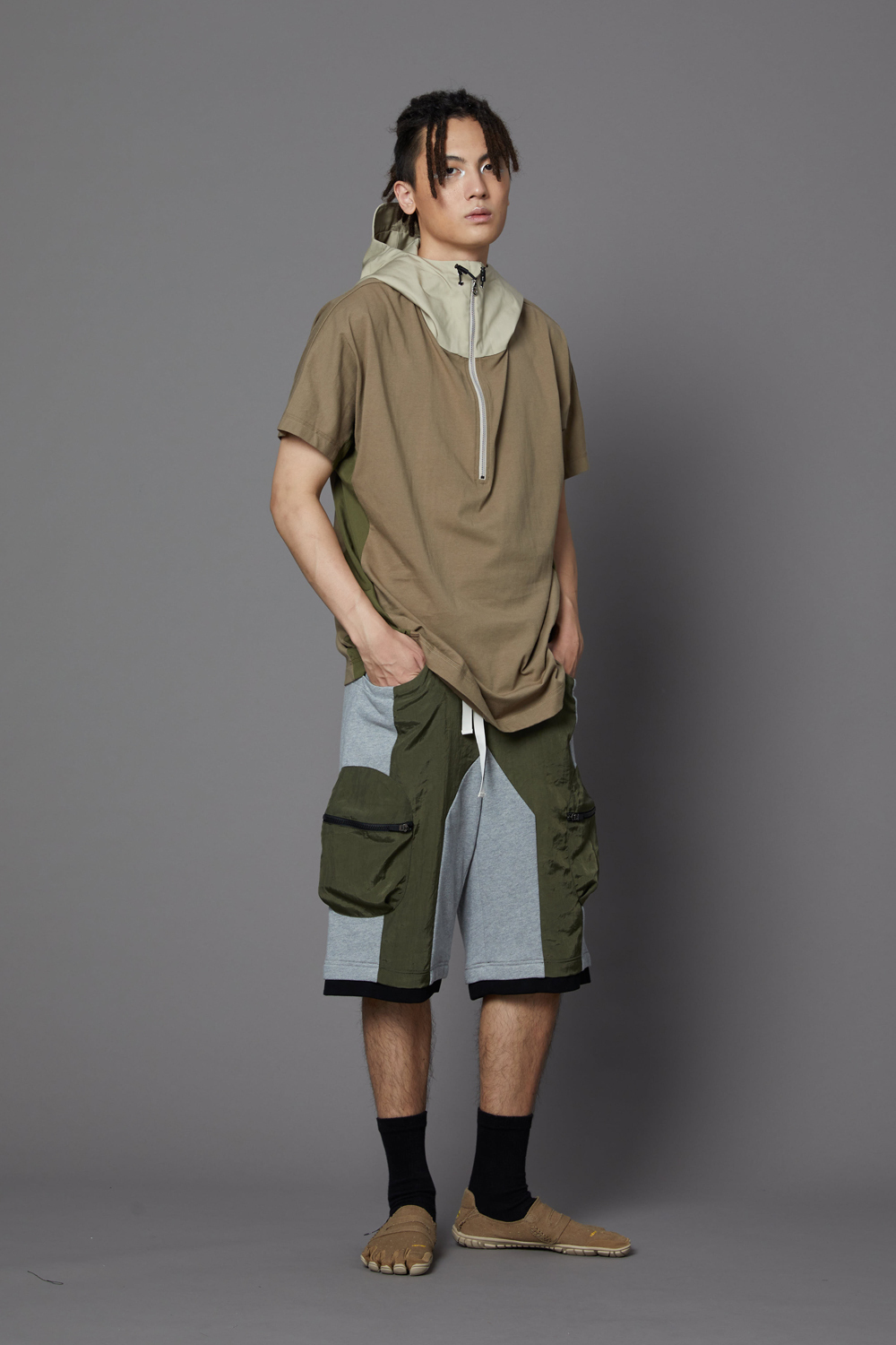 連帽連袖短袖上衣-岩綠