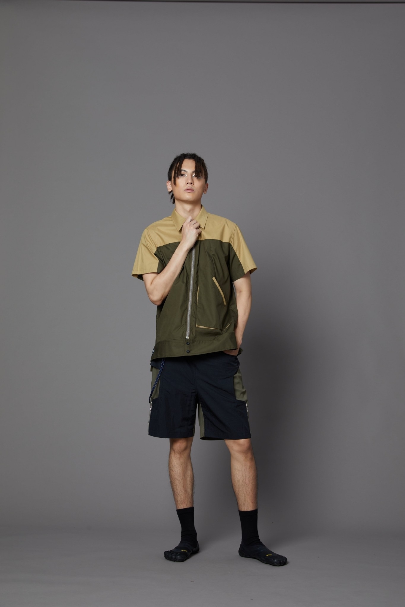 拼色短袖拉鍊襯衫-墨綠