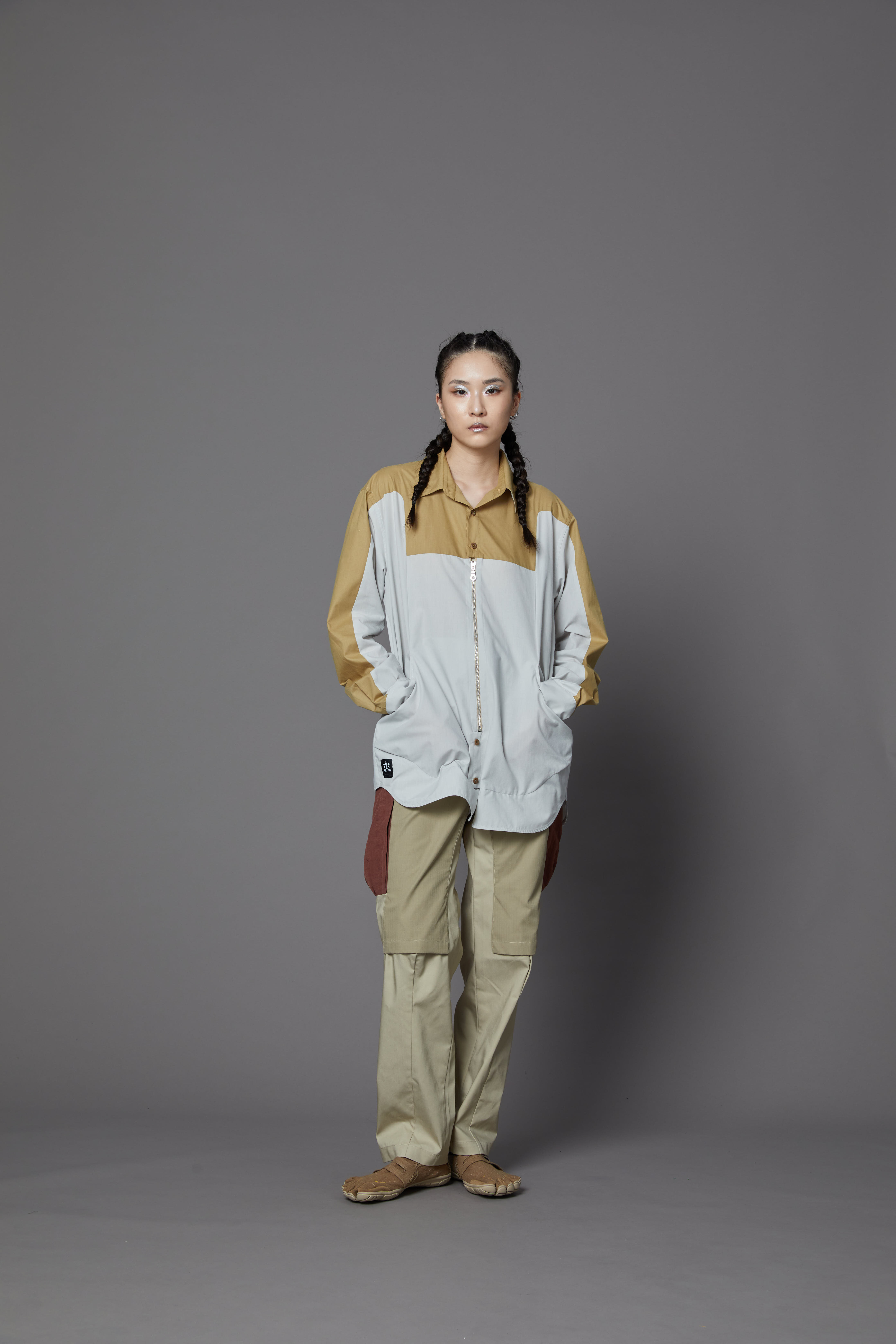 拼色長袖拉鍊襯衫-卡其