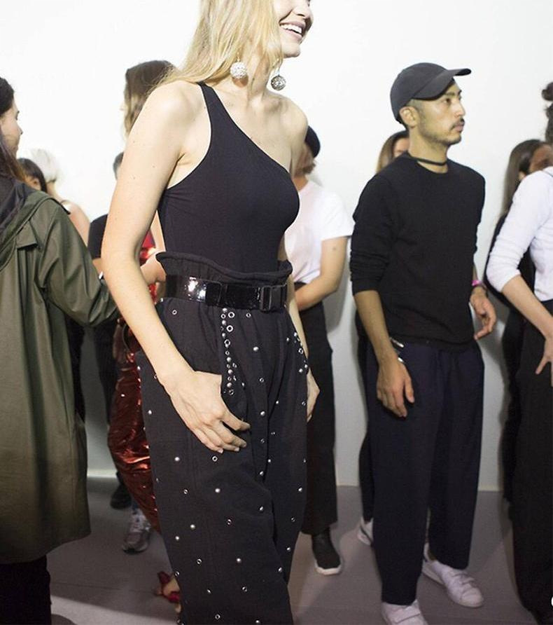 涼感針織 斜肩上衣