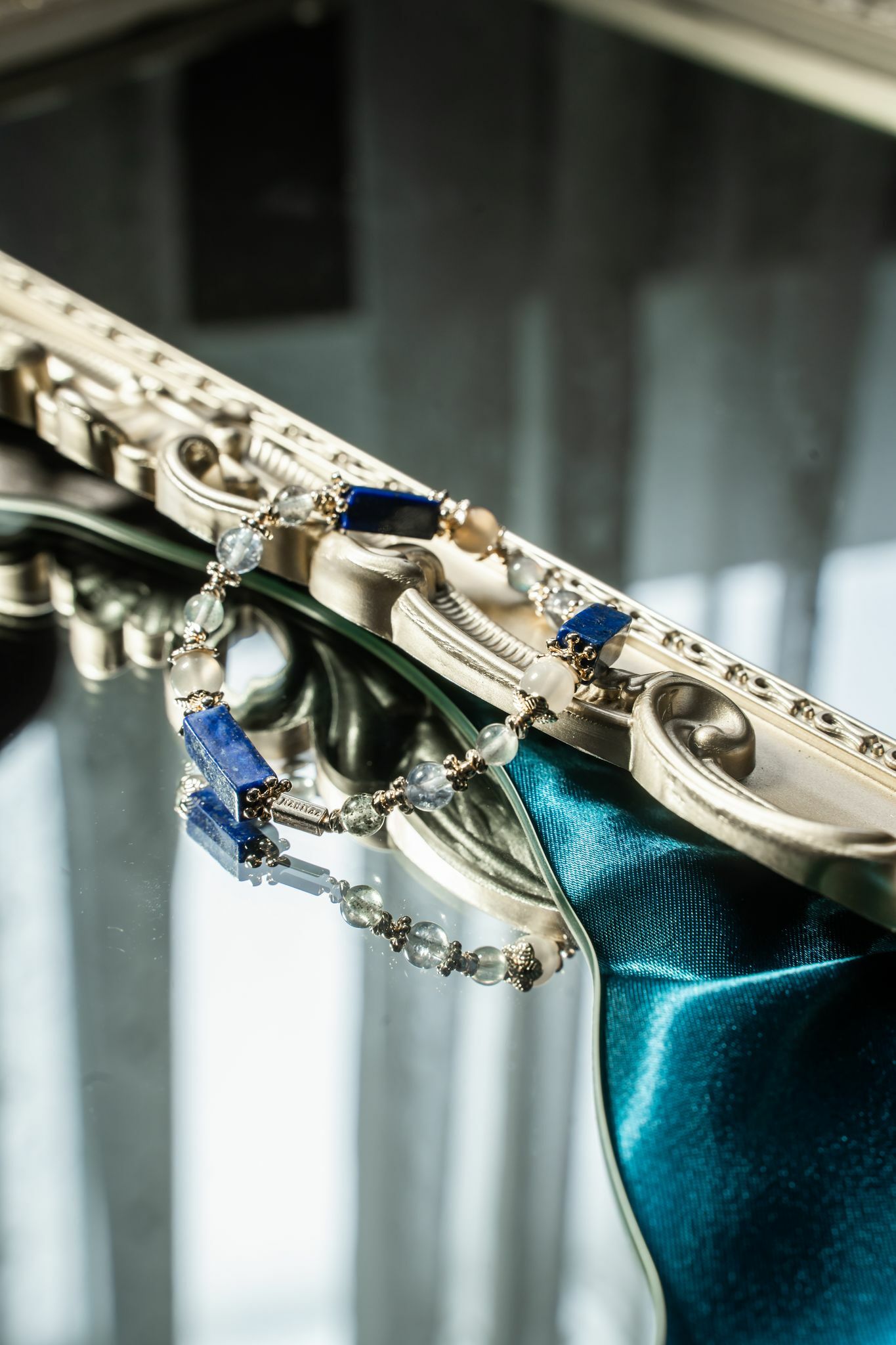 夜空中的星：青金石｜拉長石｜灰月光｜黑草莓｜堇青石