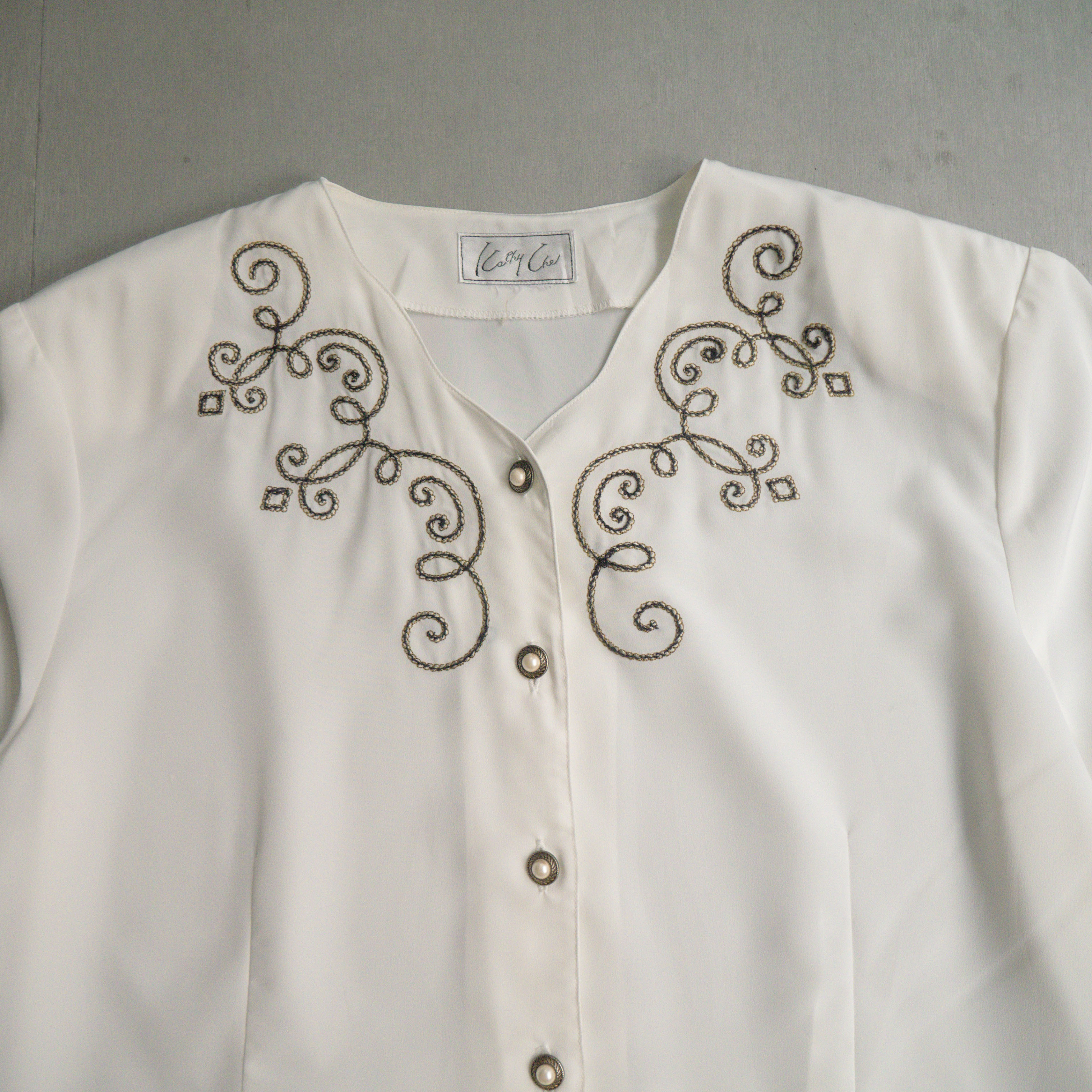 VINTAGE WMN SHIRTS 女裝 白色 刺繡 短袖 短版 珍珠釦 襯衫 上衣
