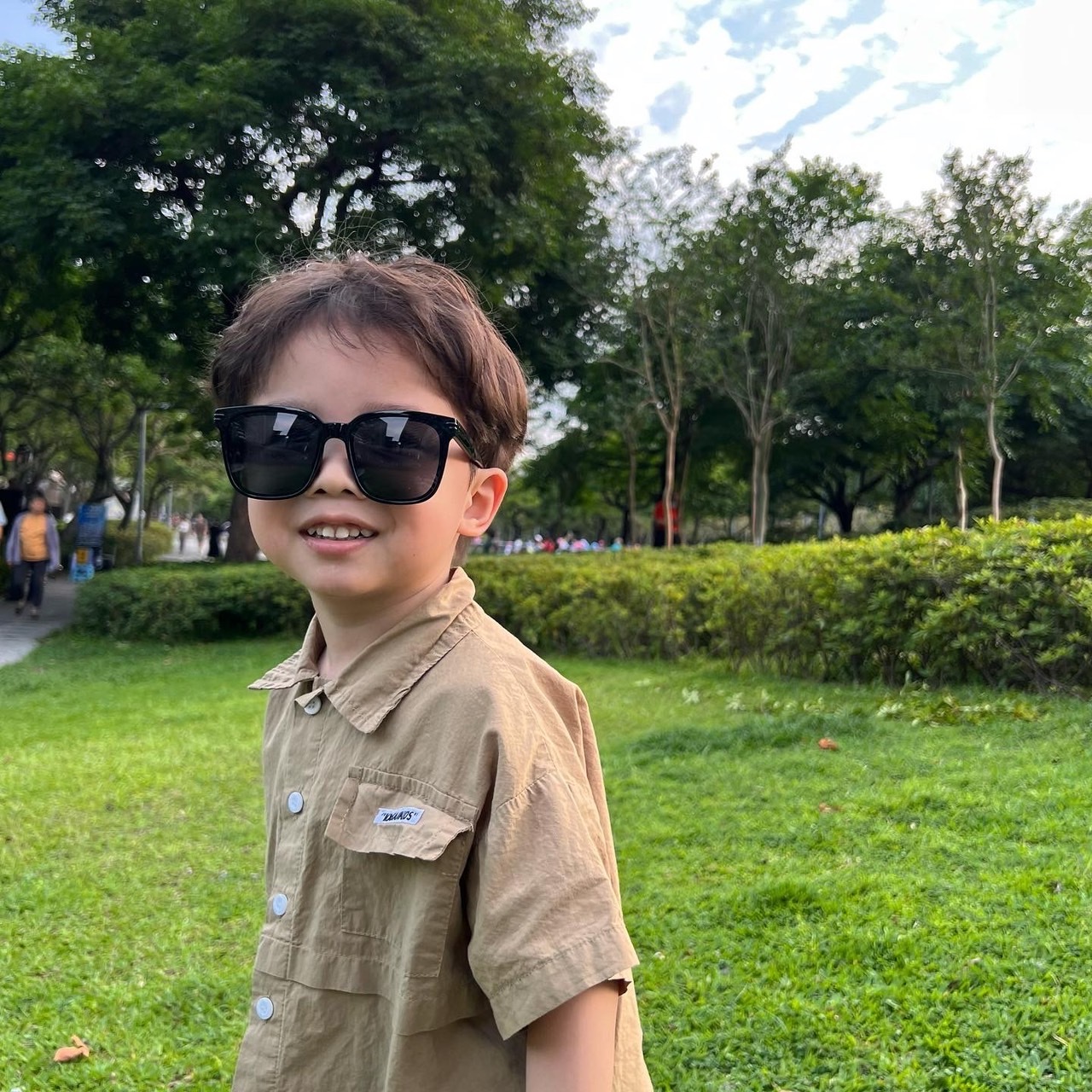 小朋友款方框墨鏡/三款