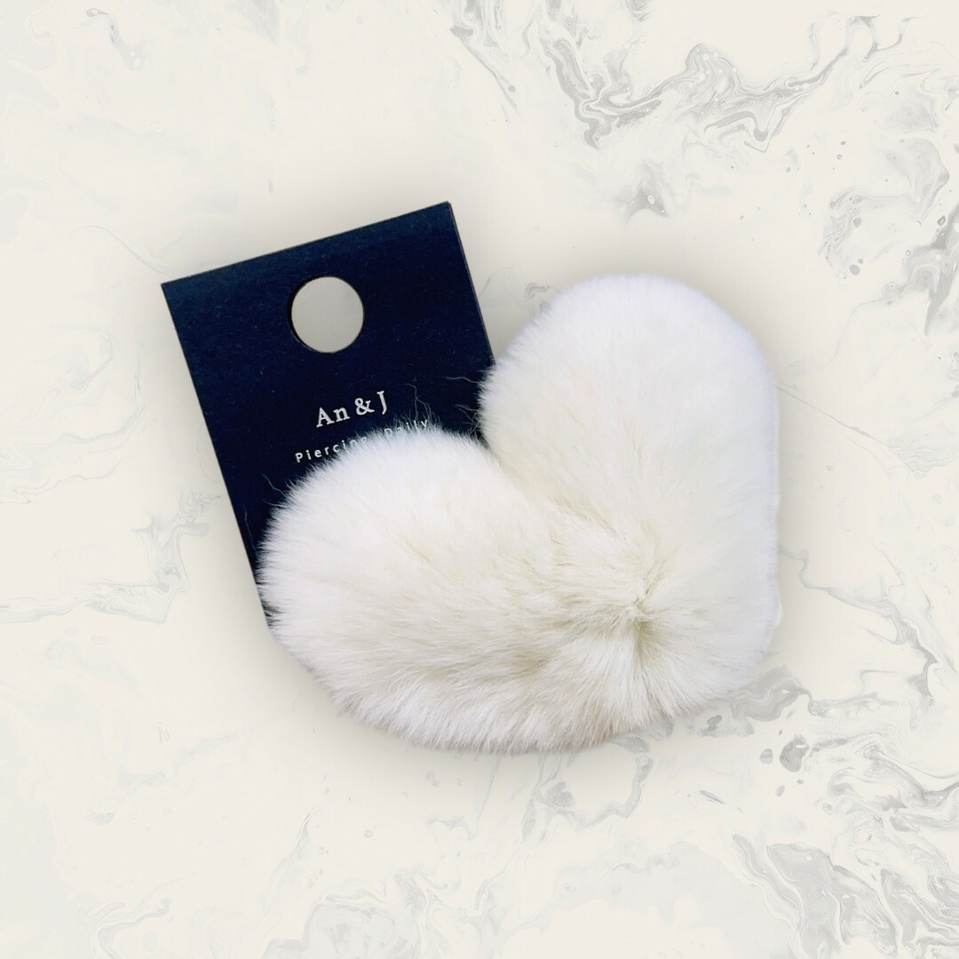 韓國直送髮飾 純色毛毛愛心髮夾