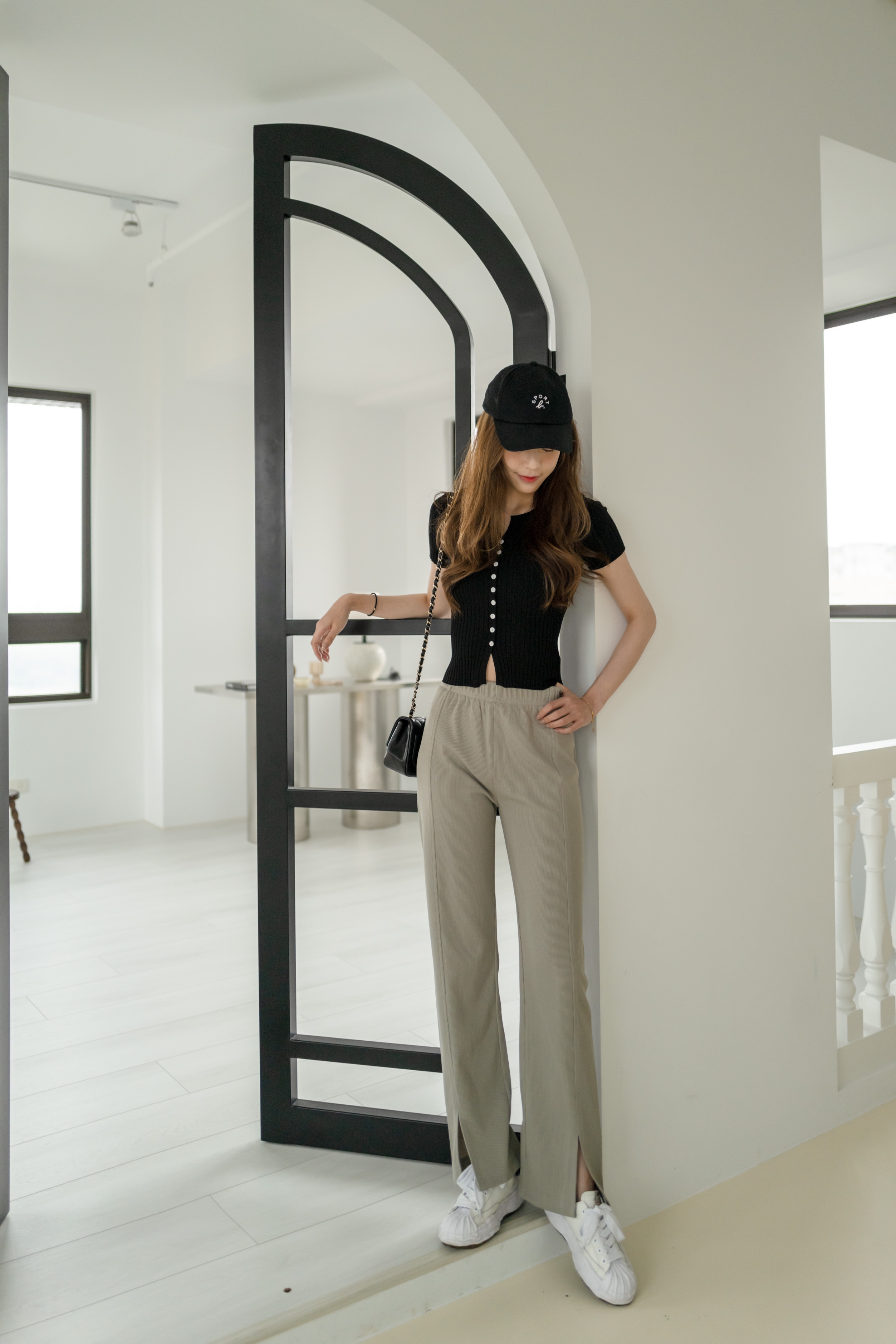 鼠尾草綠彈性開衩神褲