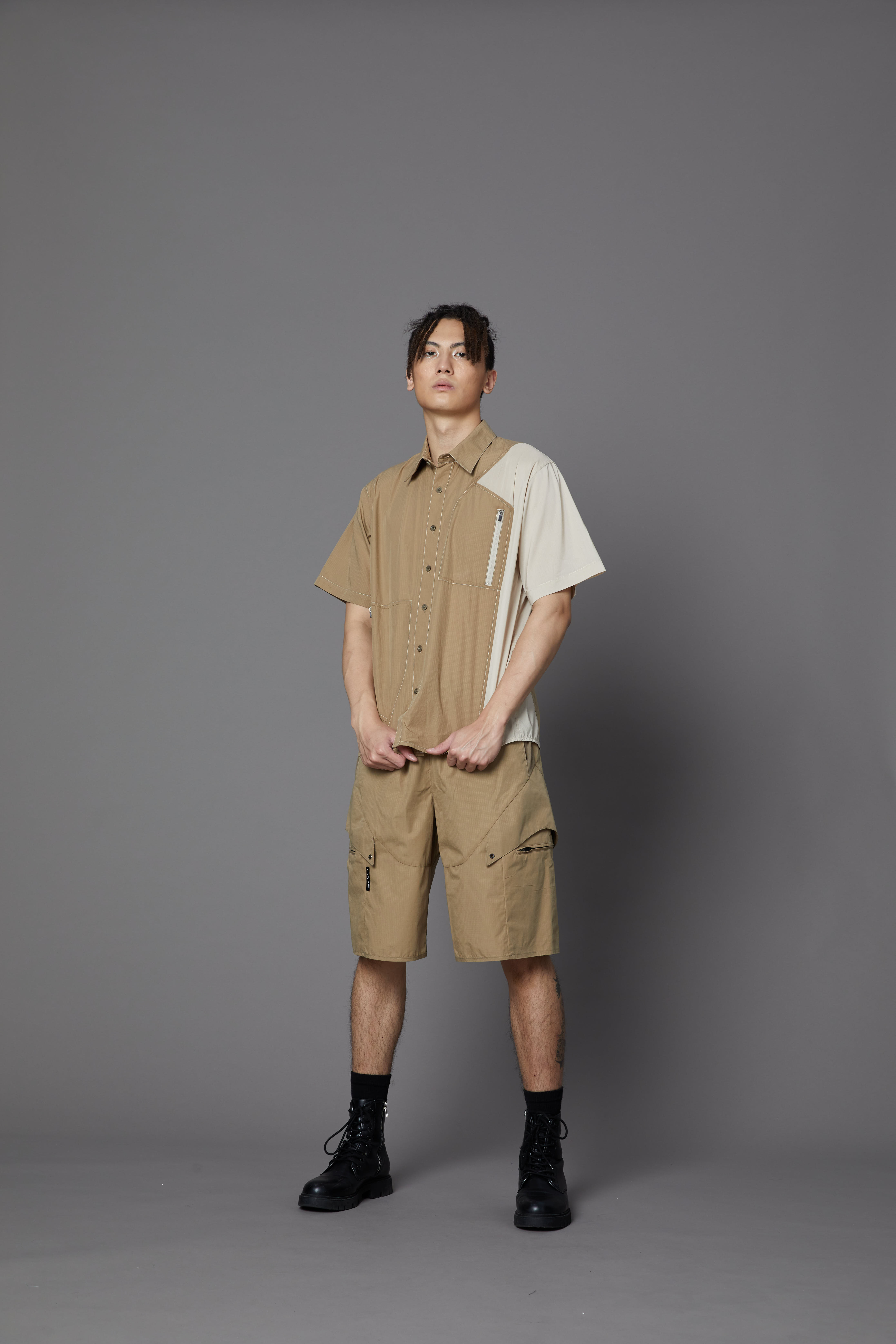 特變短褲-卡其