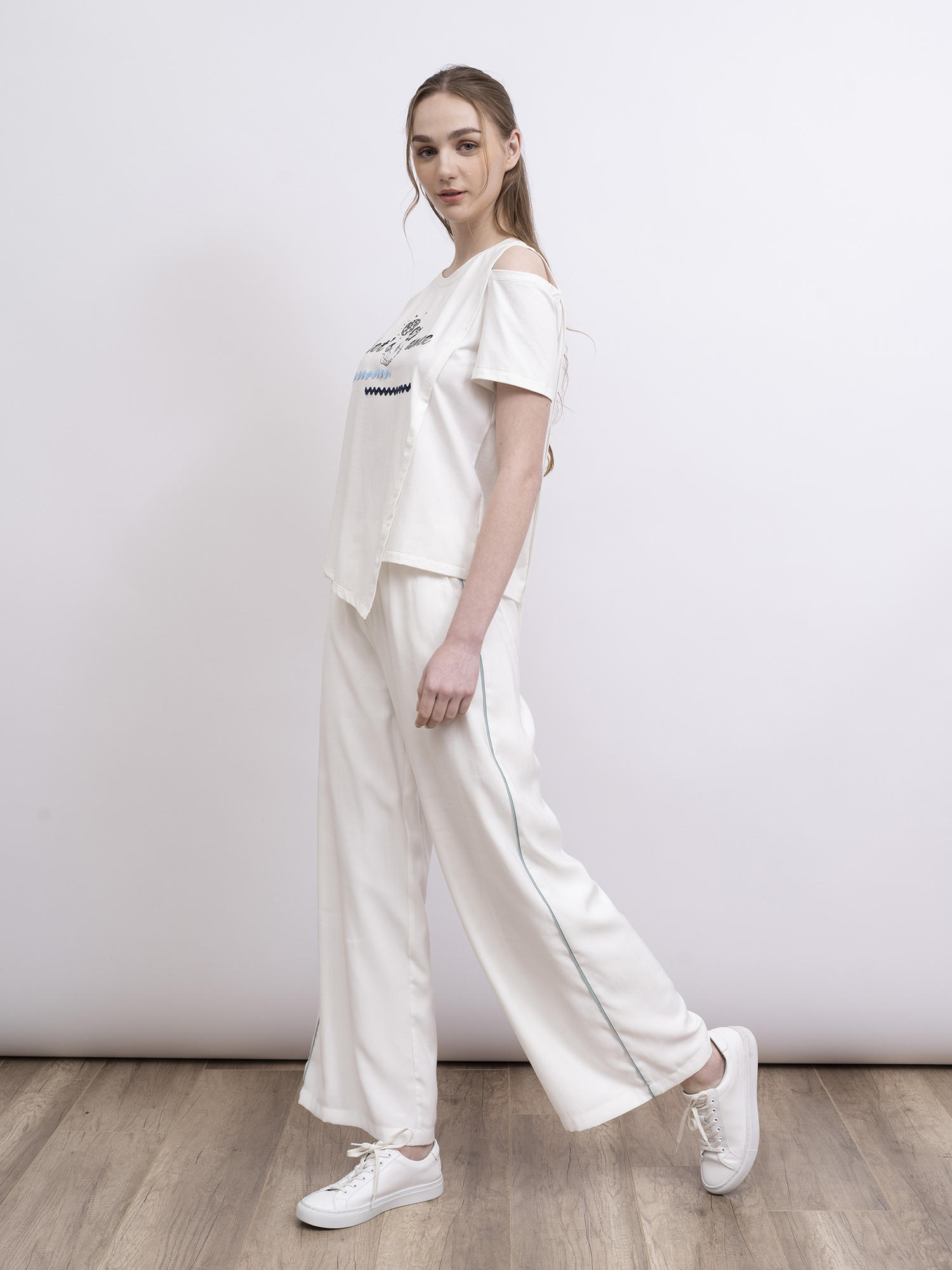 mi-tu 直腳休閒褲