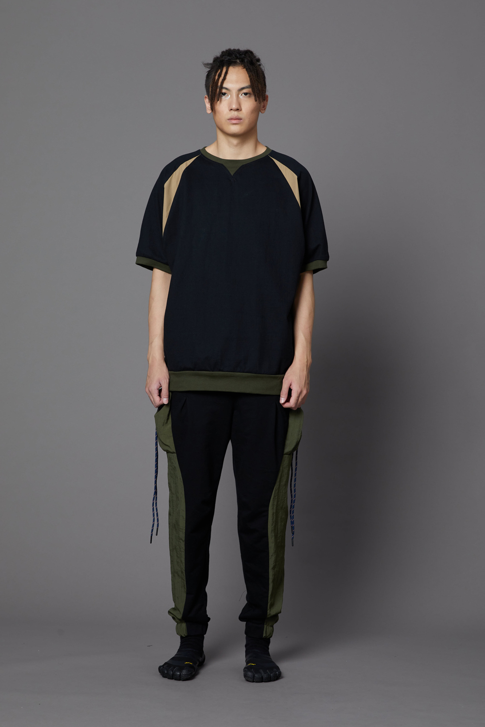 拼色束口長褲-黑