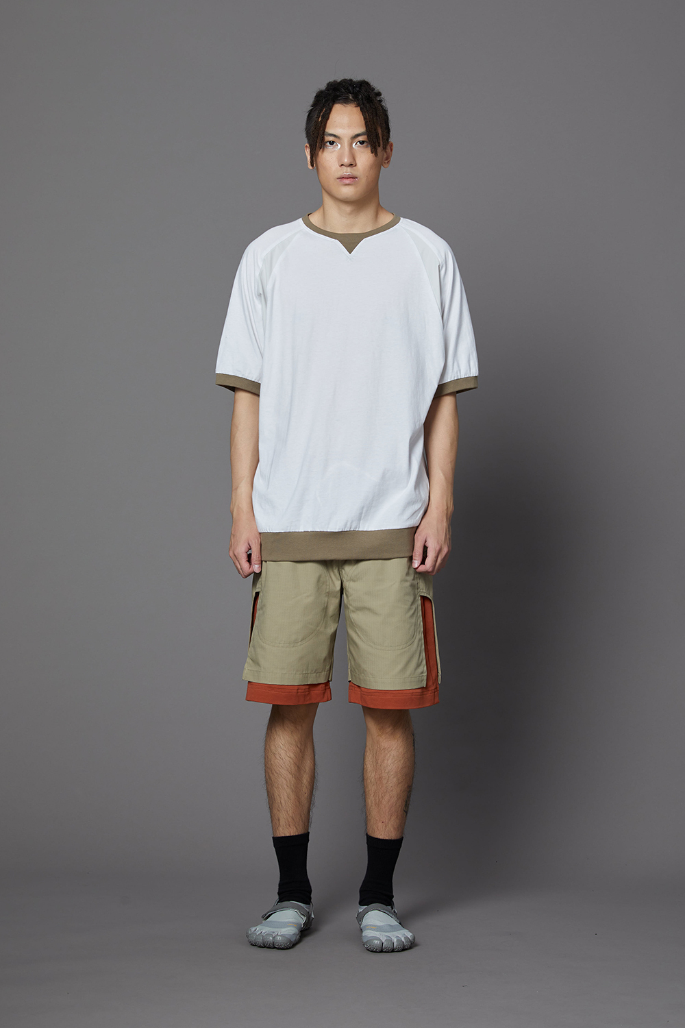 活片壓線短褲-卡其