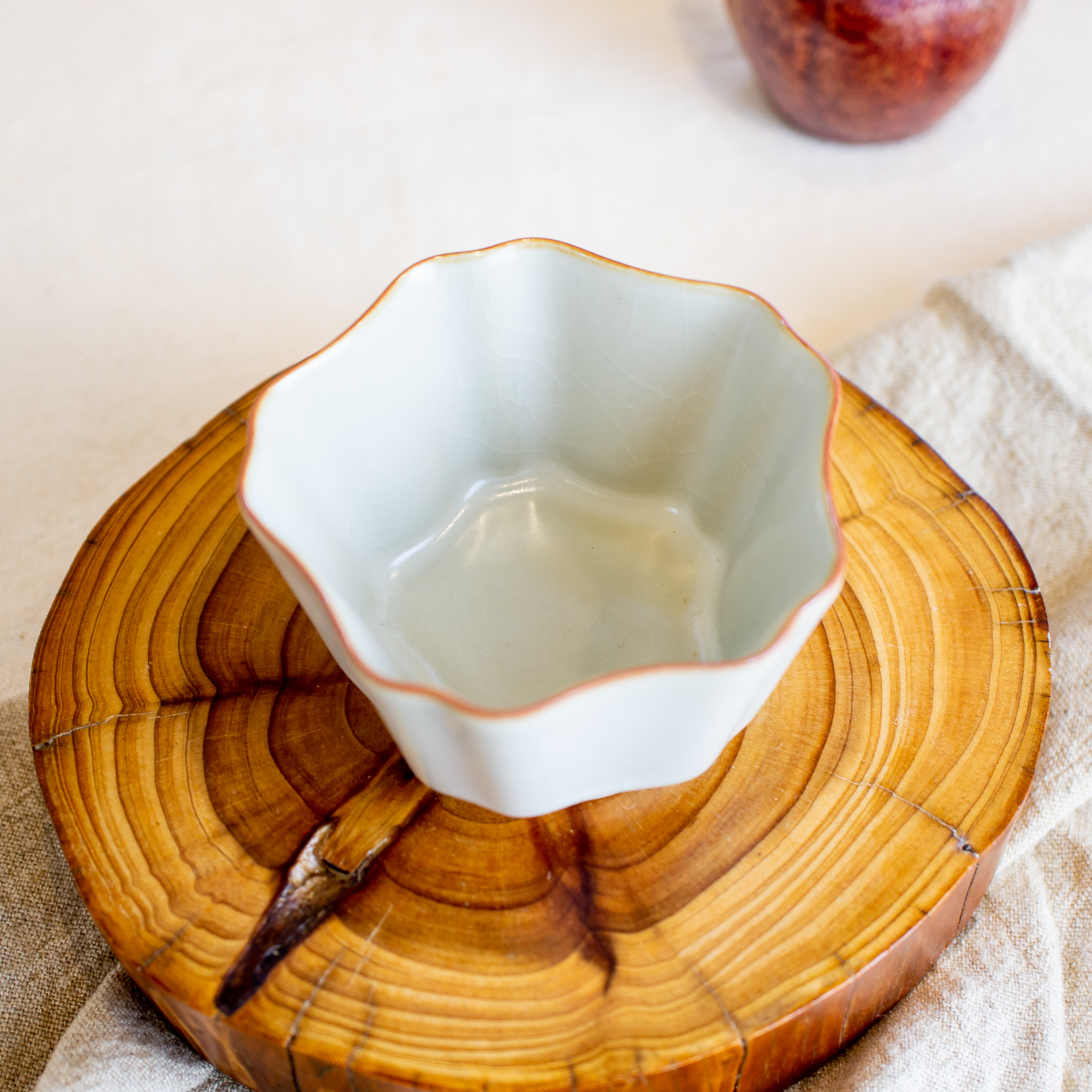 蜜黃汝窯葵花杯