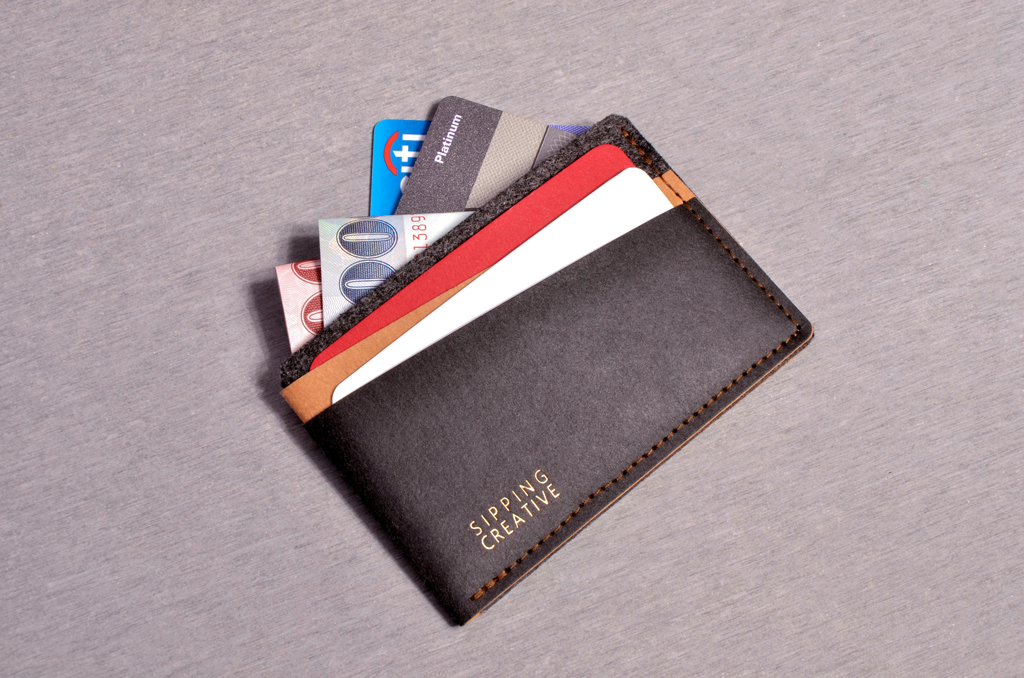 SIPPING CREATIVE 極簡信用卡夾，適合畢業後日常生活的輕便收納選擇