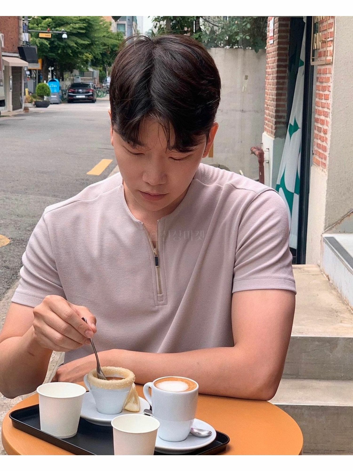 拉鍊肌肉短袖T恤