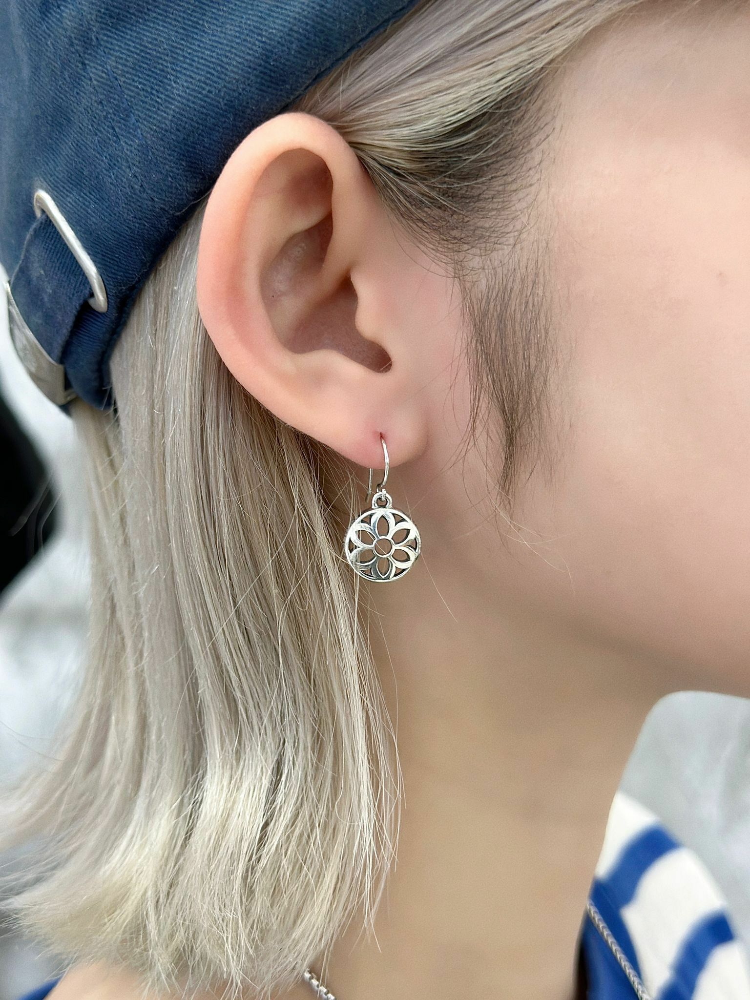 ROSETTE DISC HOOK EARRING - 13MM