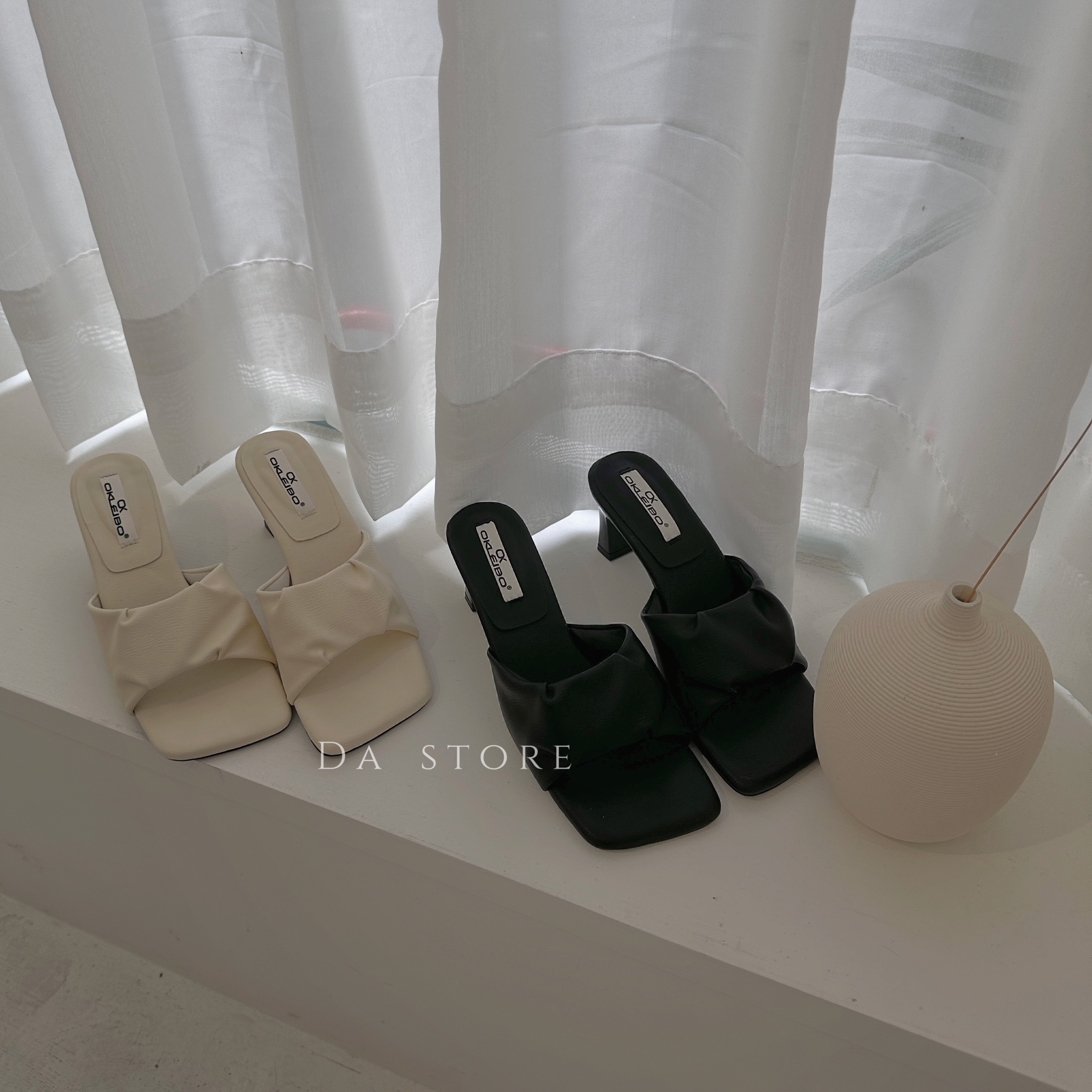 雲朵簡約方頭低跟涼鞋/二色