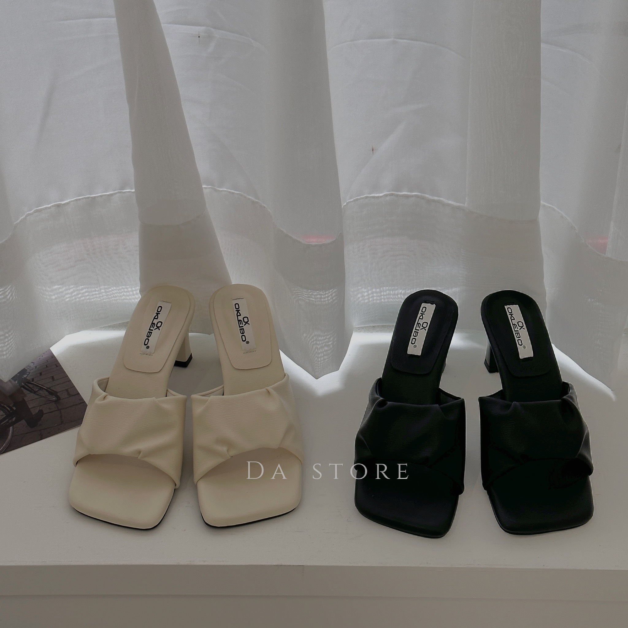 雲朵簡約方頭低跟涼鞋/二色