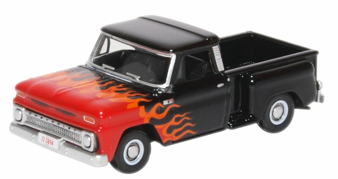 Oxford 87CP65004 1:87 Chevrolet Stepside Pick Up 1965 Black/Orange