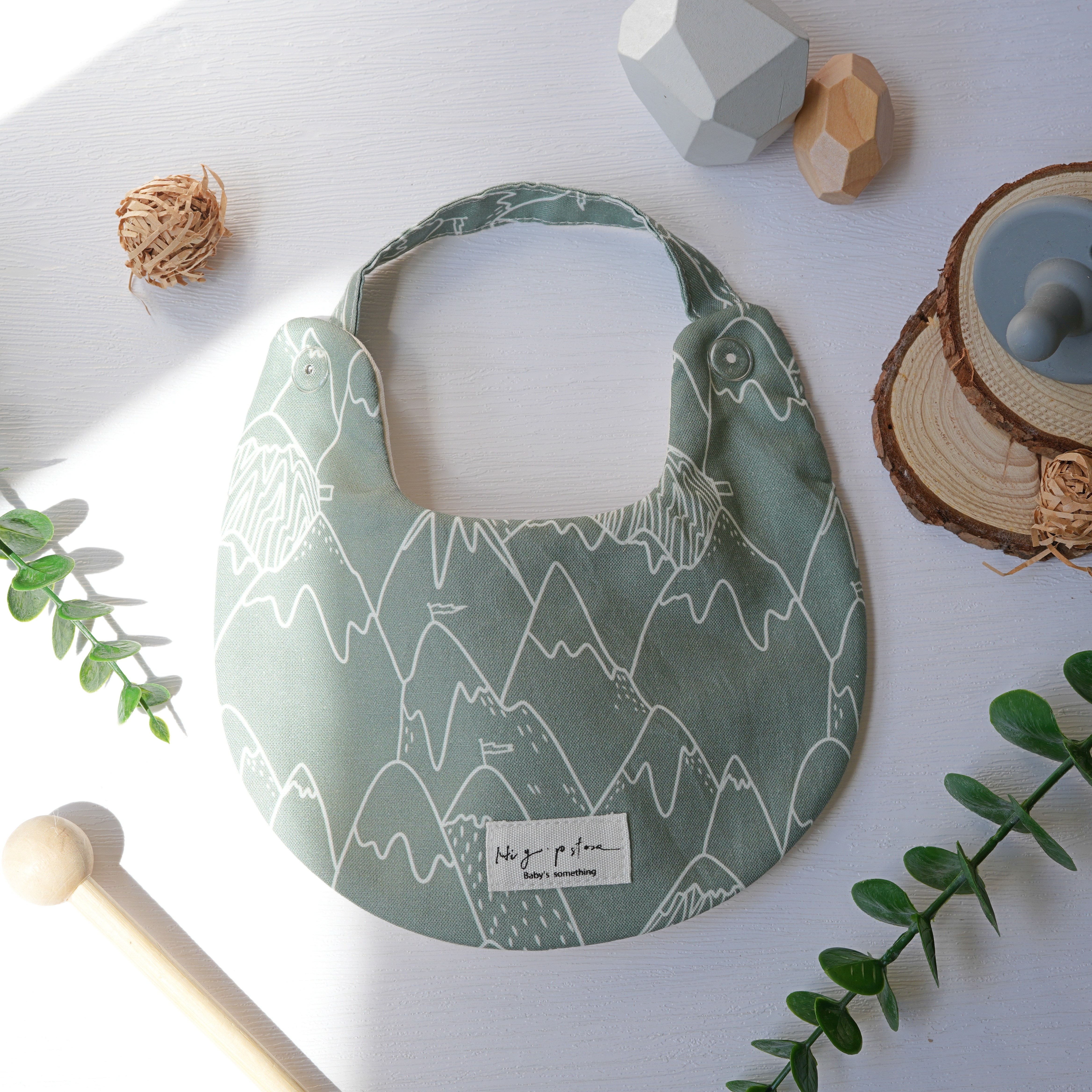 Hi Y.P store-手作圍兜-灰綠山峰