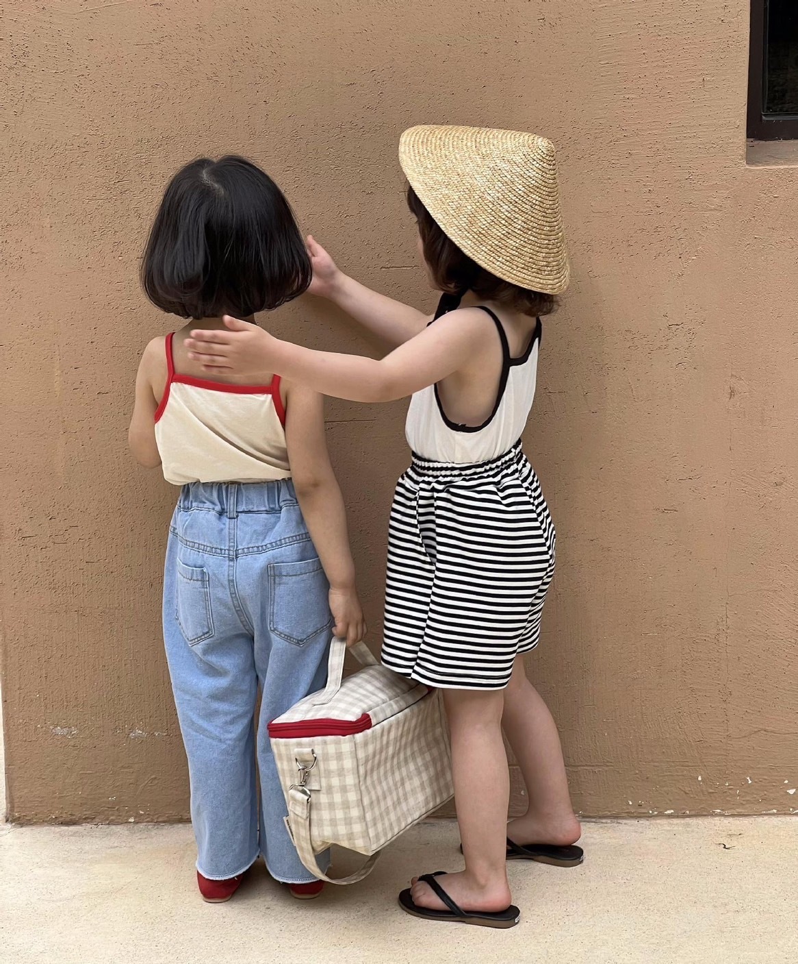 寬鬆淺藍刷破九分褲