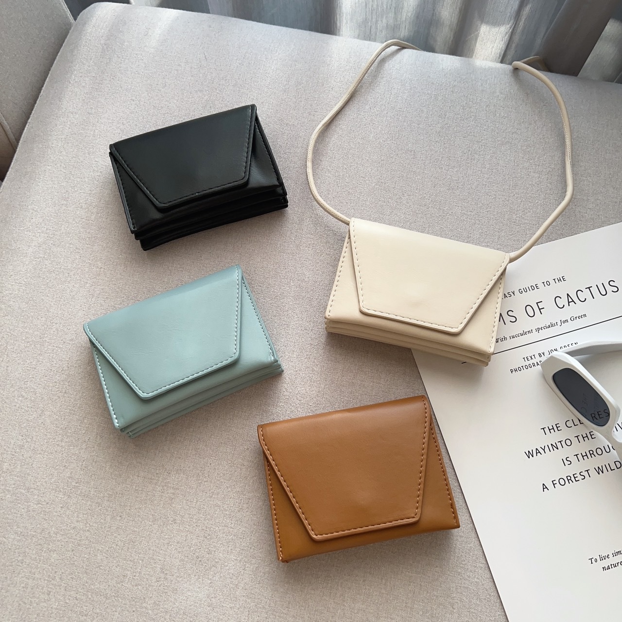 韓系簡約多層翻蓋側背包/四色