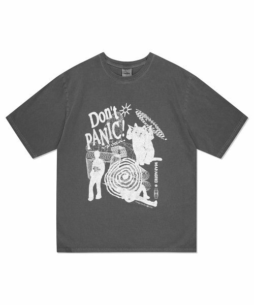 MAHAGRID - DON’T PANIC PIGMENT TEE CHARCOAL
