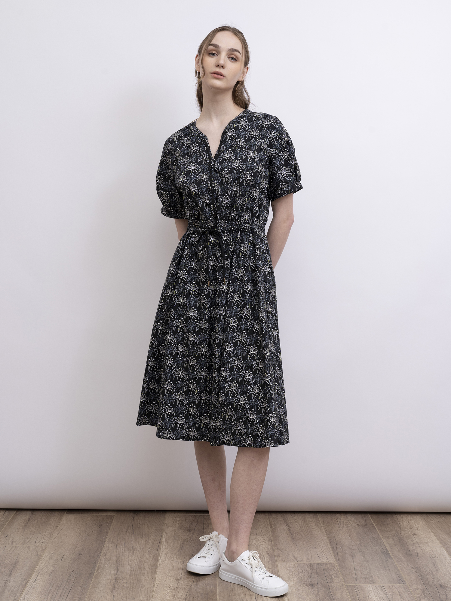 mi-tu 印花V領連身裙