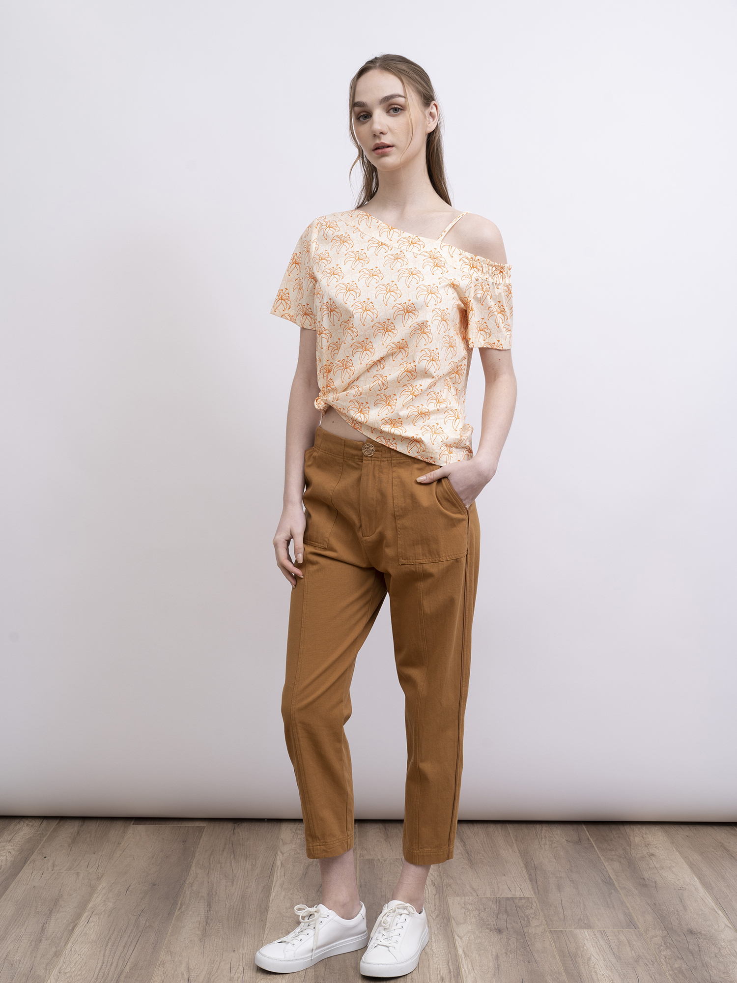 mi-tu 印花斜膊露肩上衣