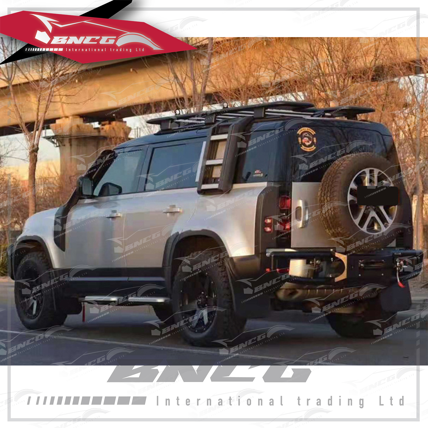 路虎 Land Rover Defender 20-23年式 外觀件 改裝 車側 爬梯 梯子 樓梯