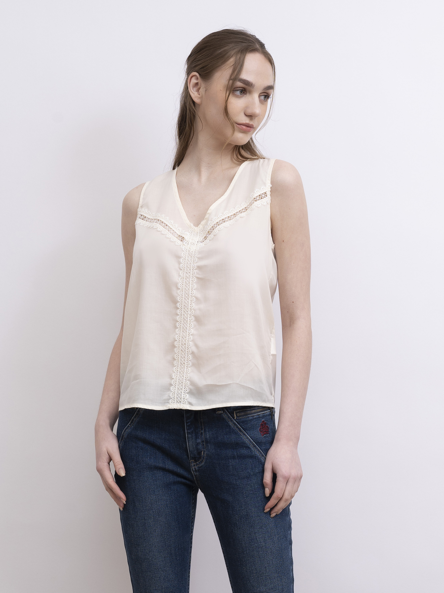 mi-tu 蕾絲飾邊V領背心