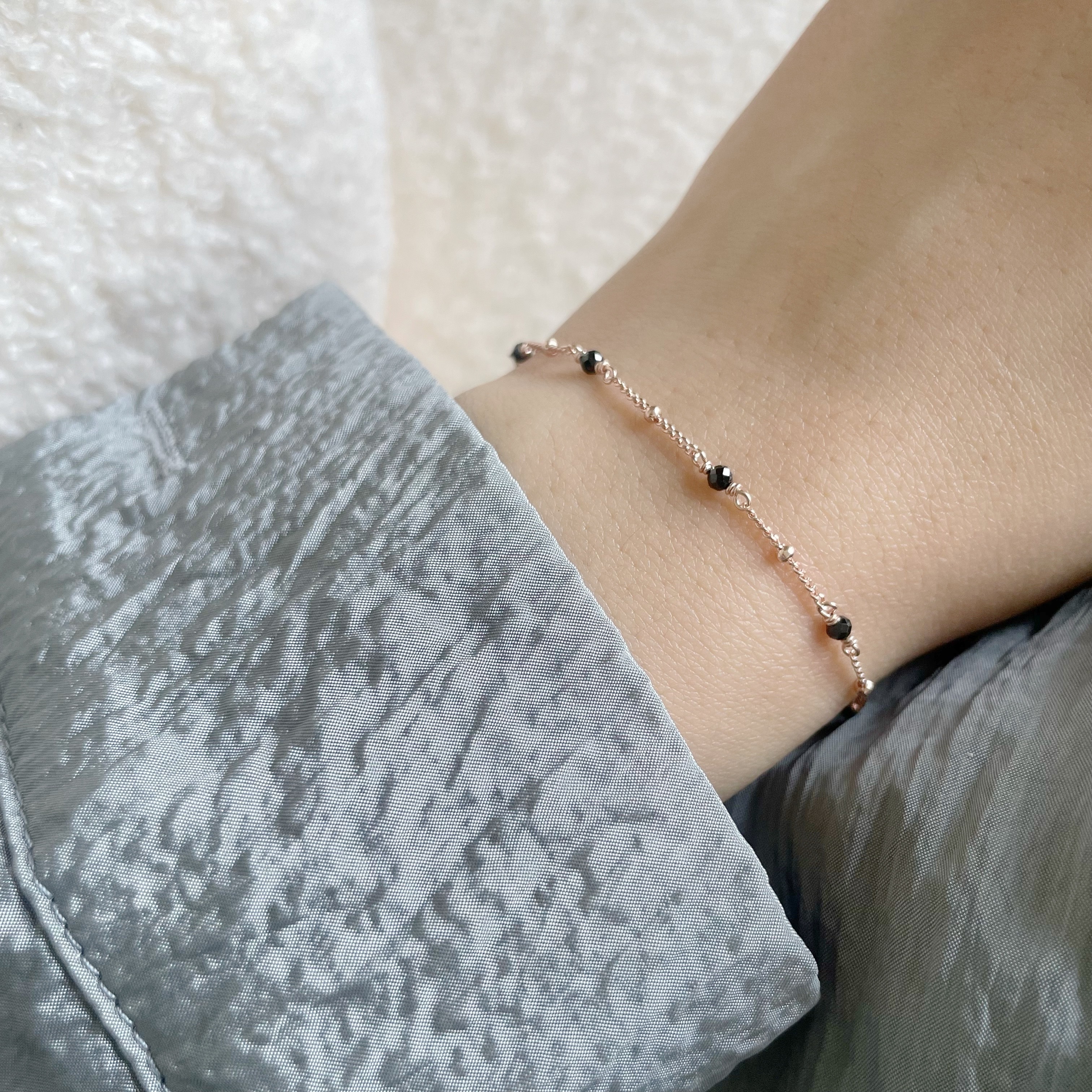 細珠黑尖晶手鏈