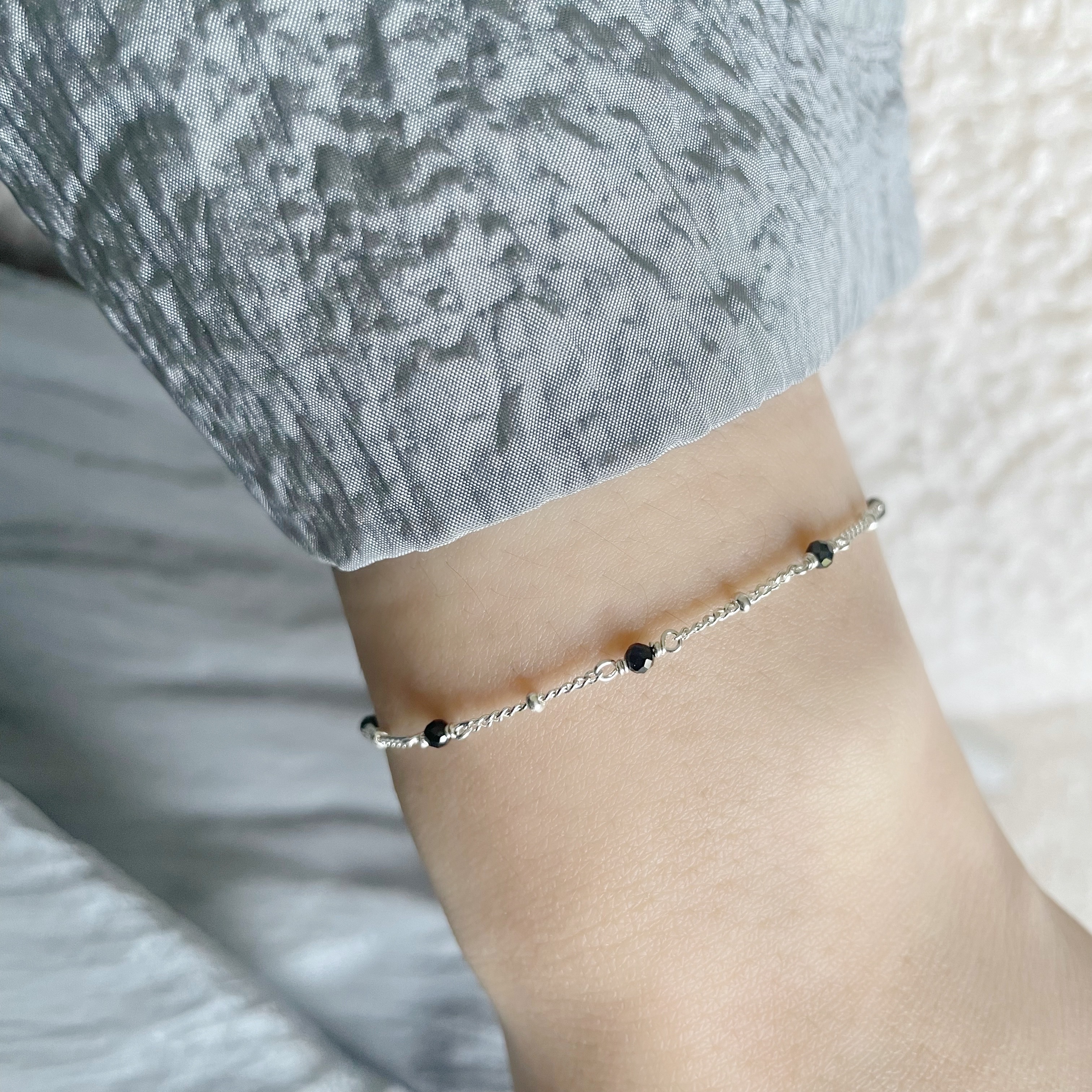 細珠黑尖晶手鏈