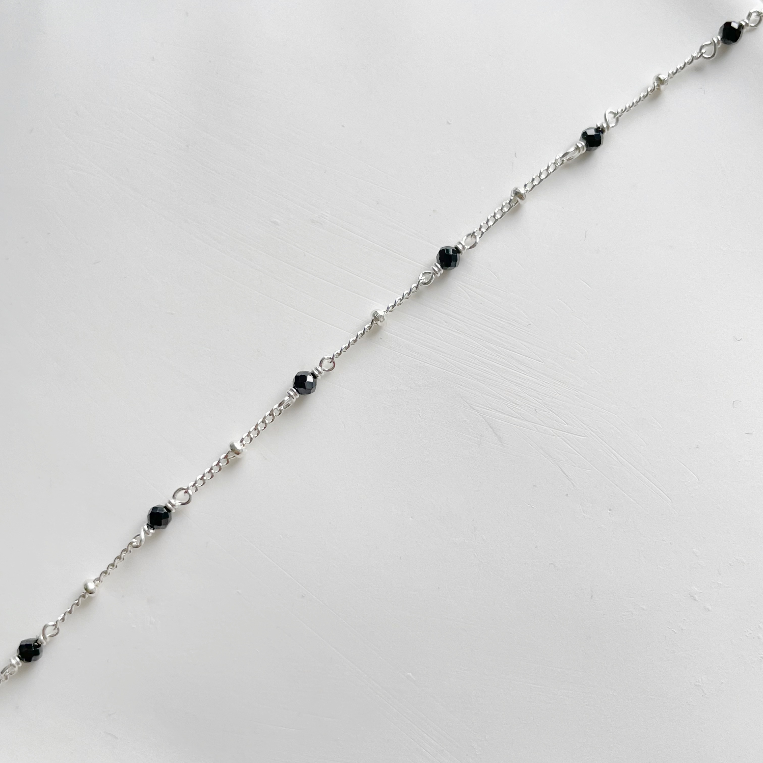 細珠黑尖晶手鏈