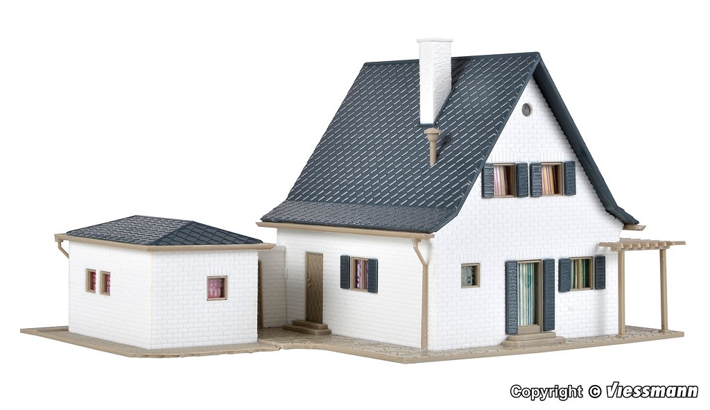 Vollmer 43718 HO scale House with garage kit