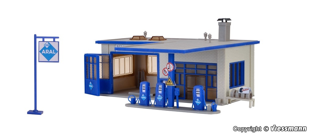 Vollmer 45156 HO scale ARAL petrol station kit