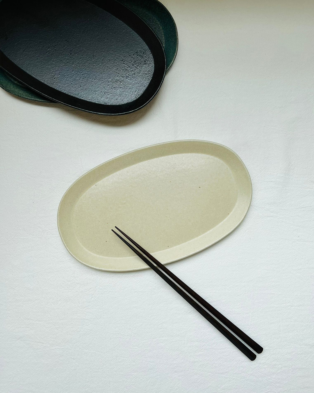 Meizan kiln Teiban Ware Oval plate beige｜Shigaraki ware