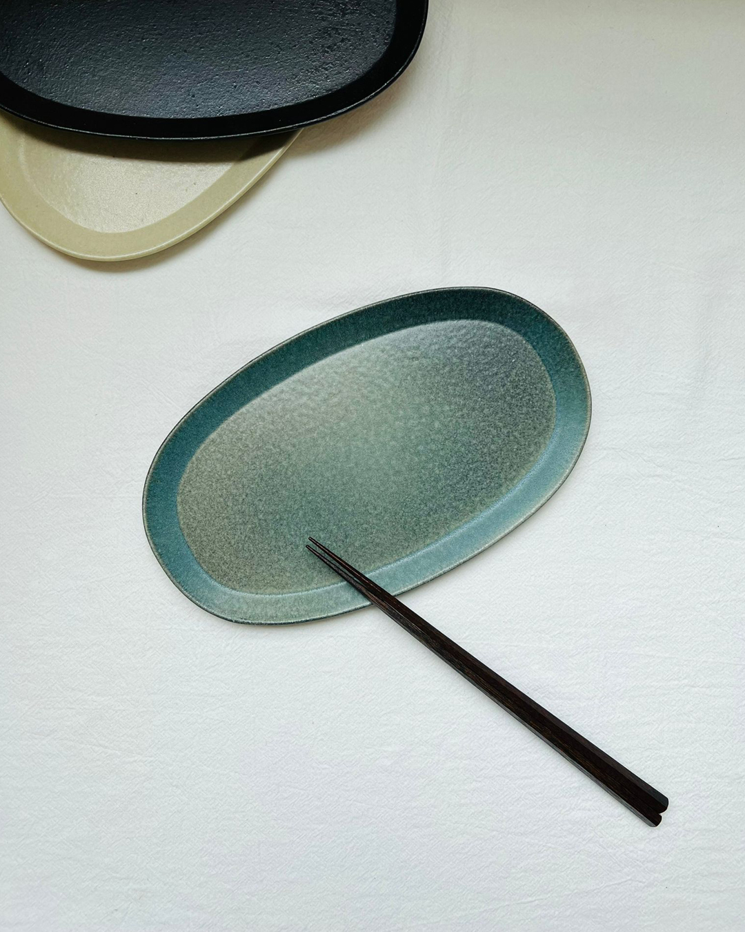 Meizan kiln Teiban Ware Oval plate celadon｜Shigaraki ware