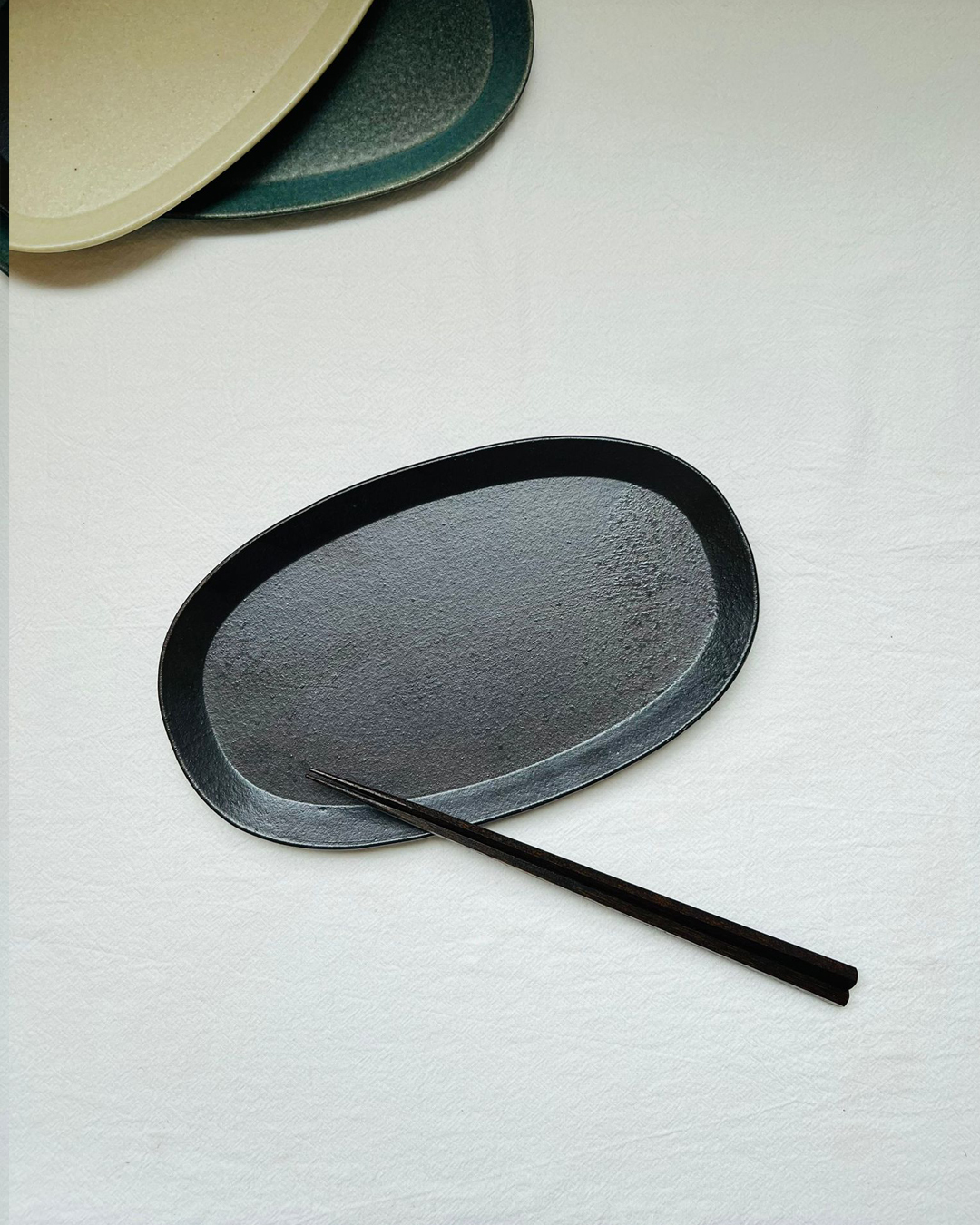 Meizan kiln Teiban Ware Oval plate brown｜Shigaraki ware