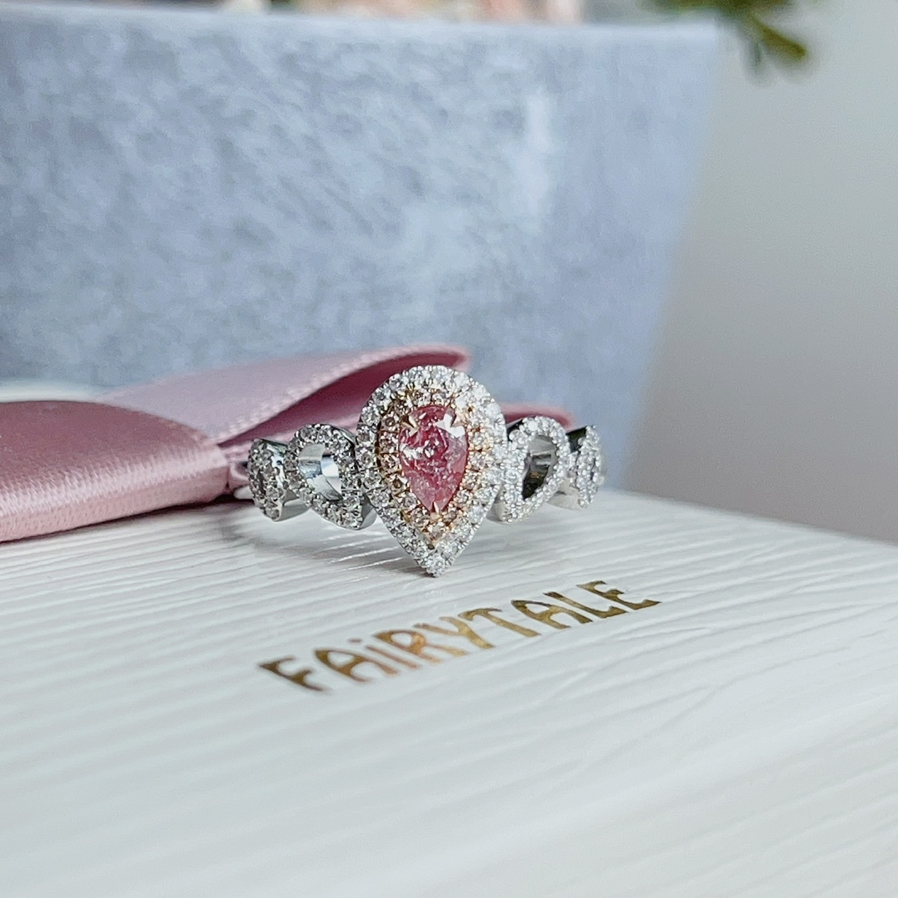 18K金粉鑽戒指-水滴切割（帶GIA證書）