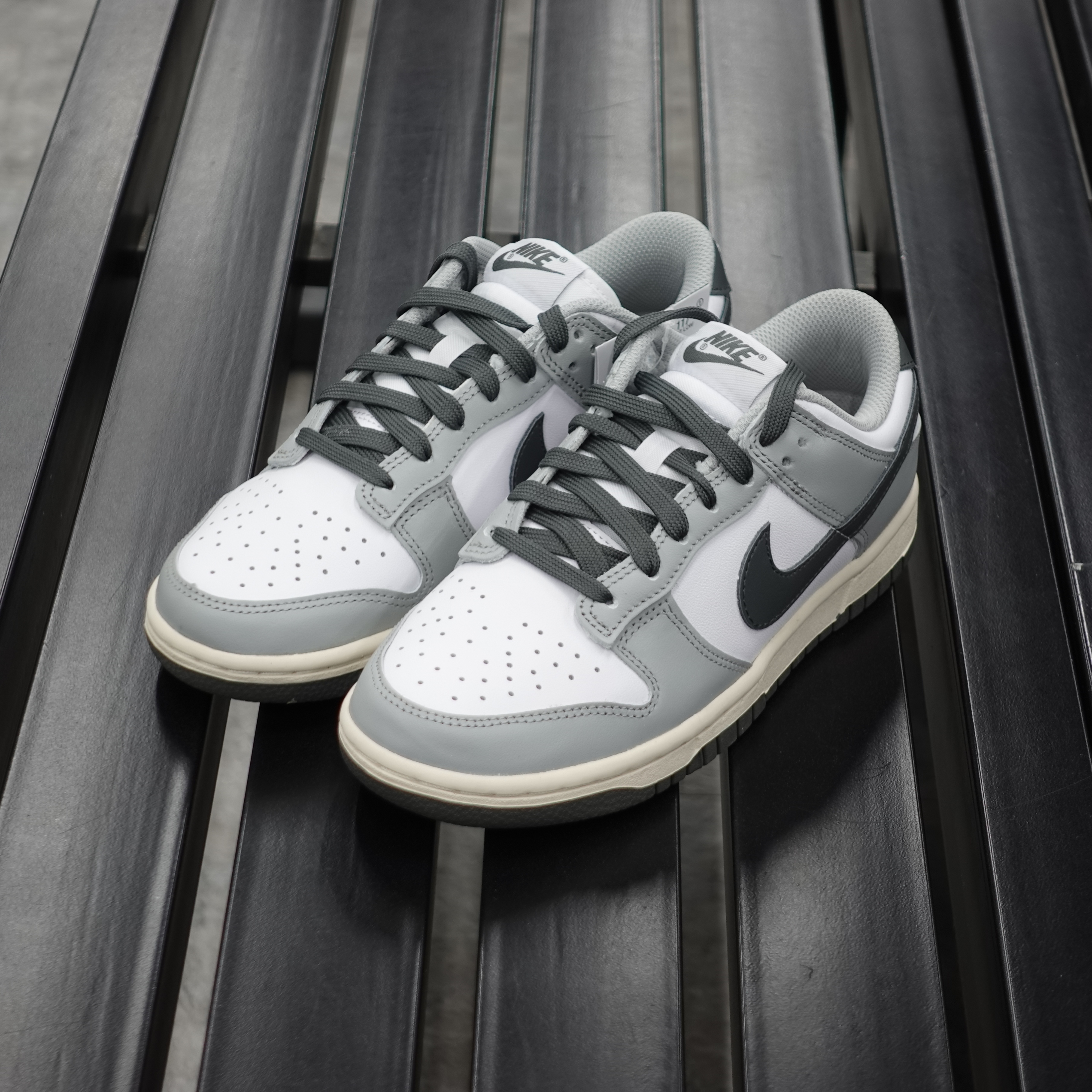 Nike Wmns Dunk Low Light Smoke Grey DD1503-117