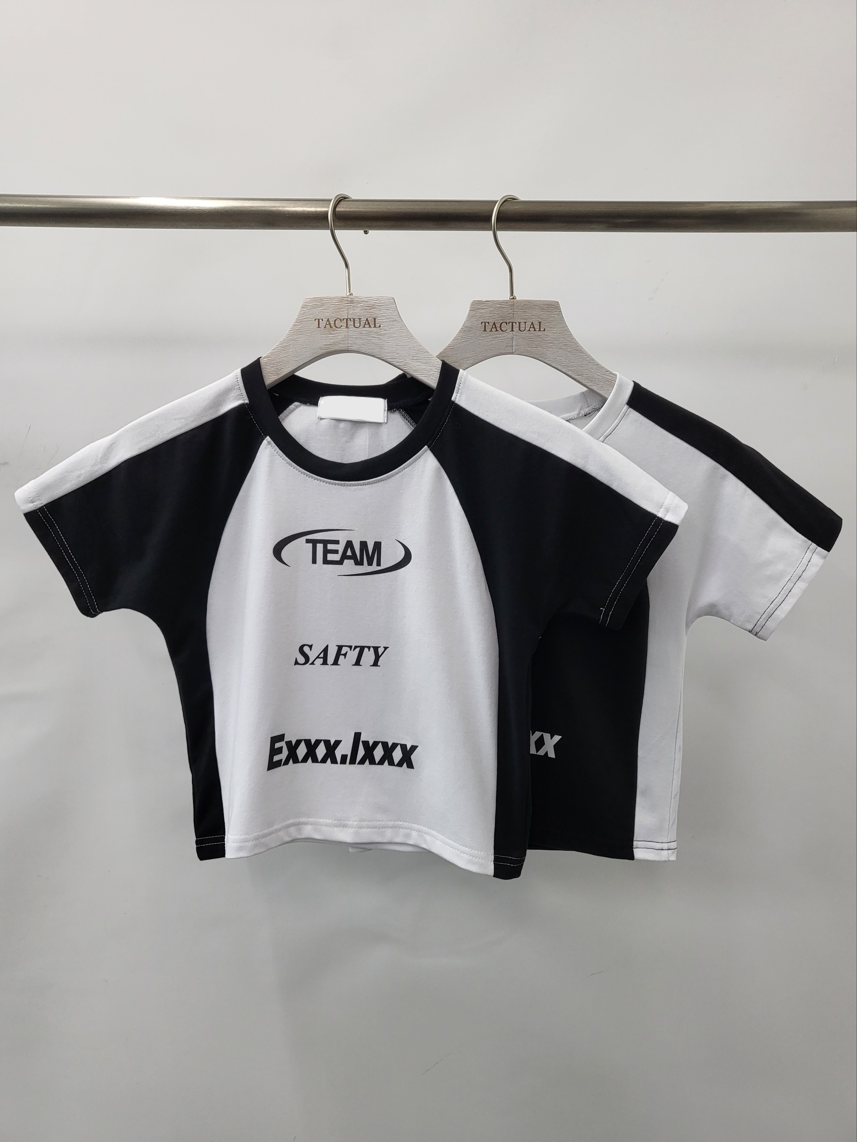 女裝拼色英文字短身短袖Tee T4880