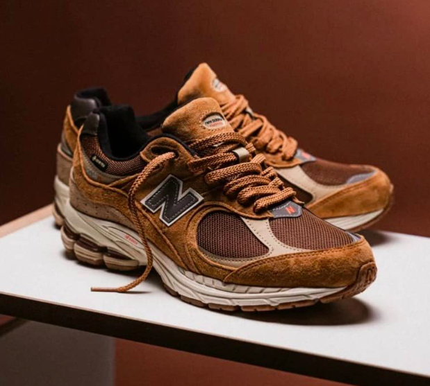 New Balance 2002R 2002 Gore-TEX 防水棕黃色| FLOMMARKET