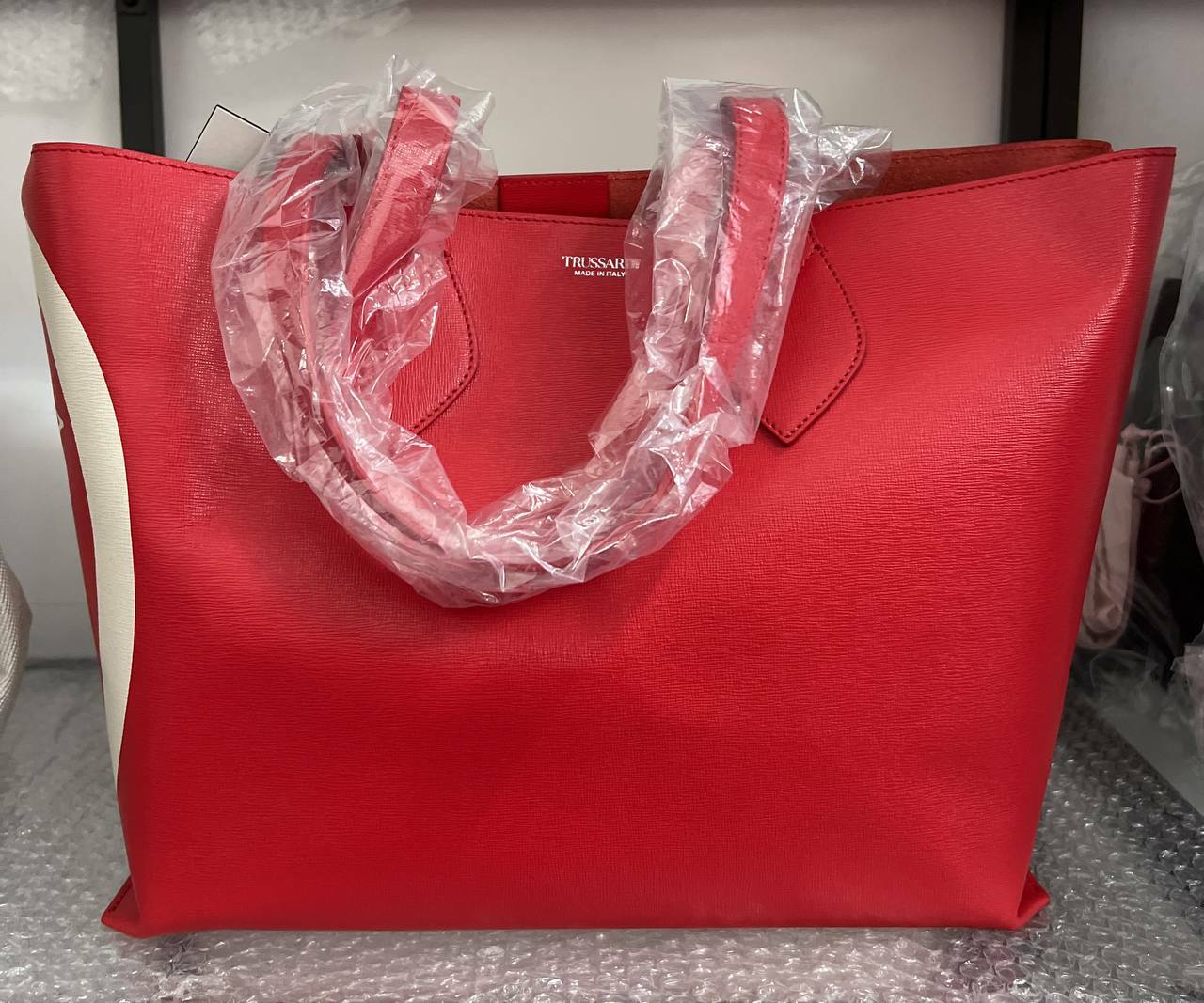 [S] TRUSSARDI LOGO POP SHOPPING MD SAFFIANO,RED, 8051932560768 (STJ112)