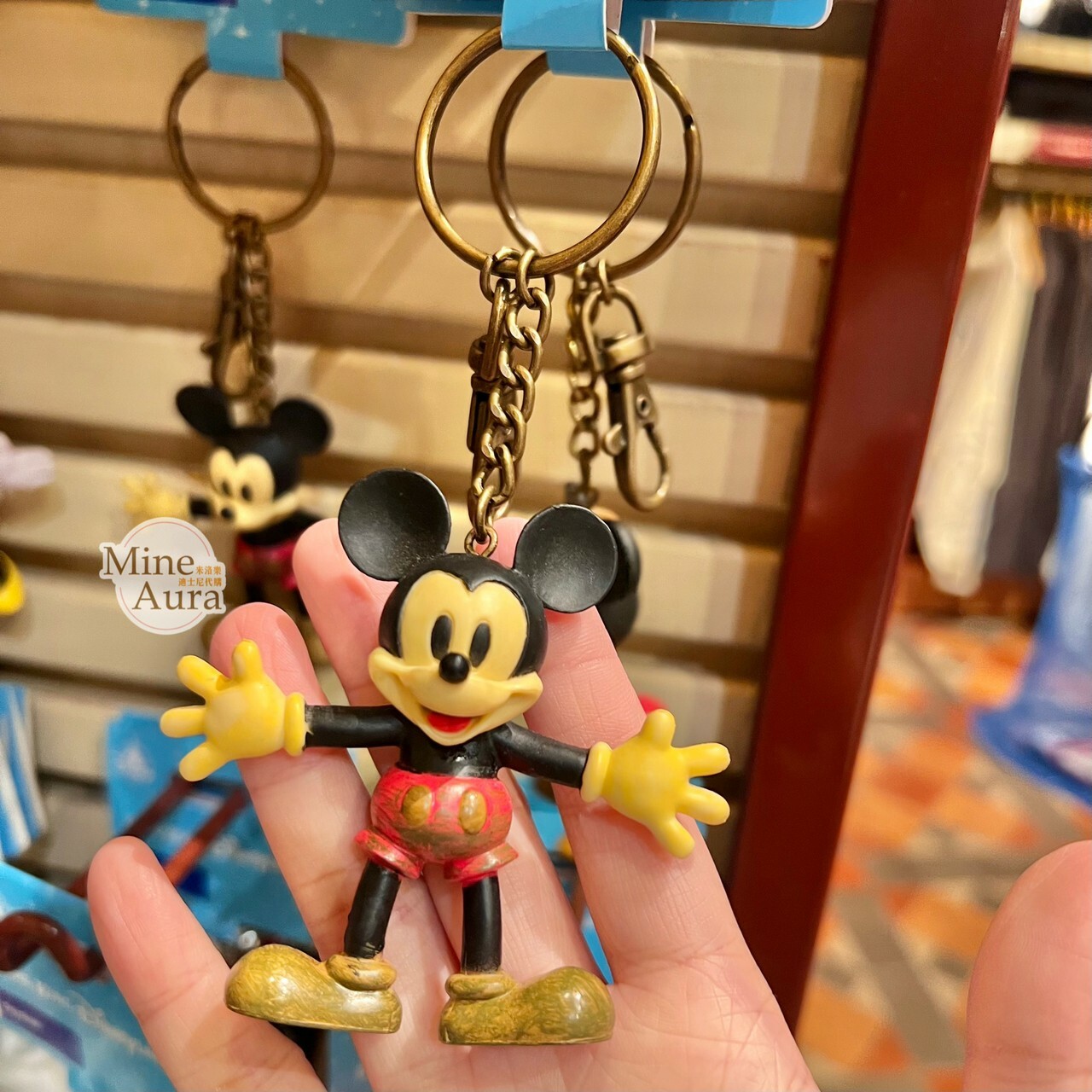 米奇 Mickey 復古配色 抱抱 站姿 鑰匙圈 吊飾 -香港迪士尼樂園