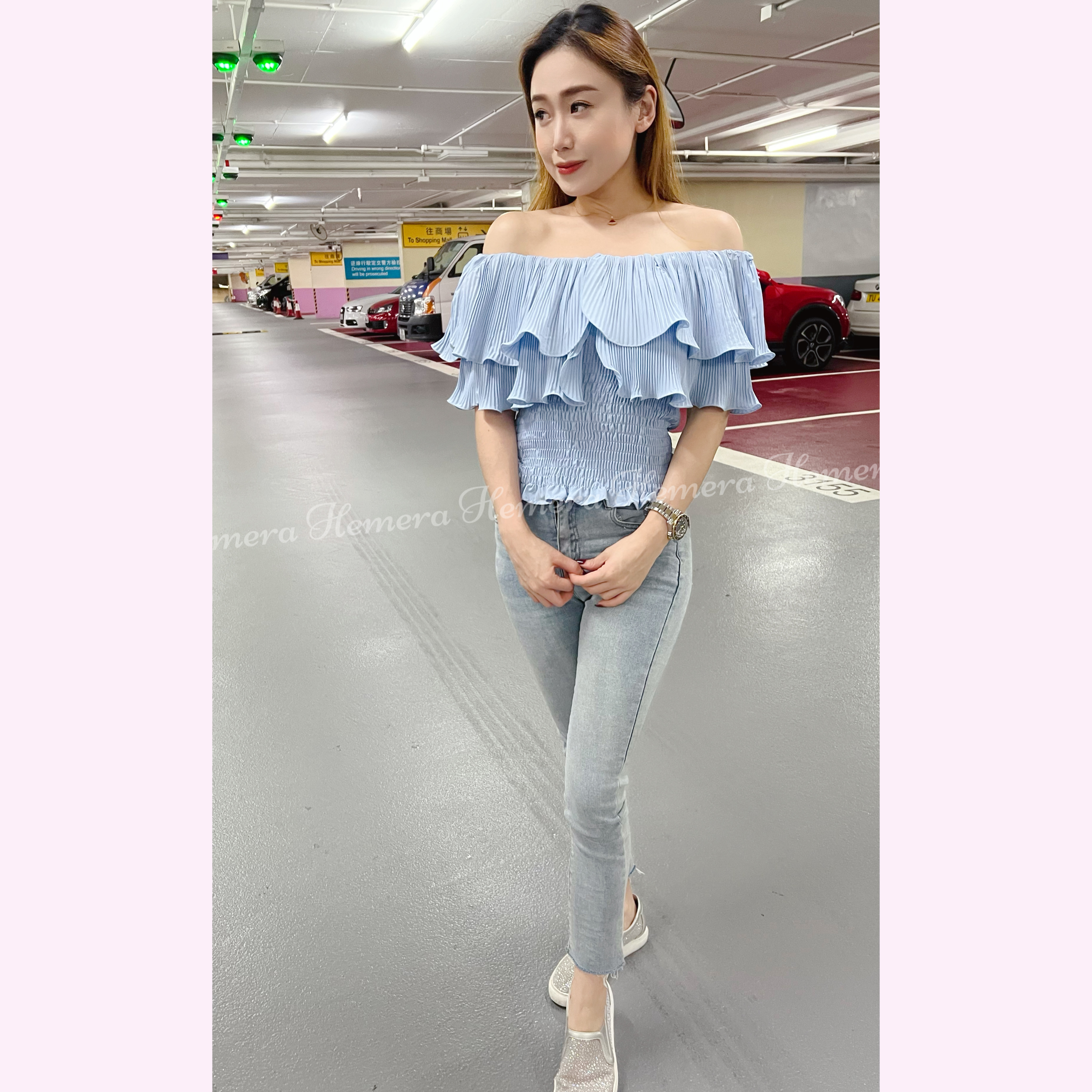 TP23W0511 花瓣一字膊彈性上身