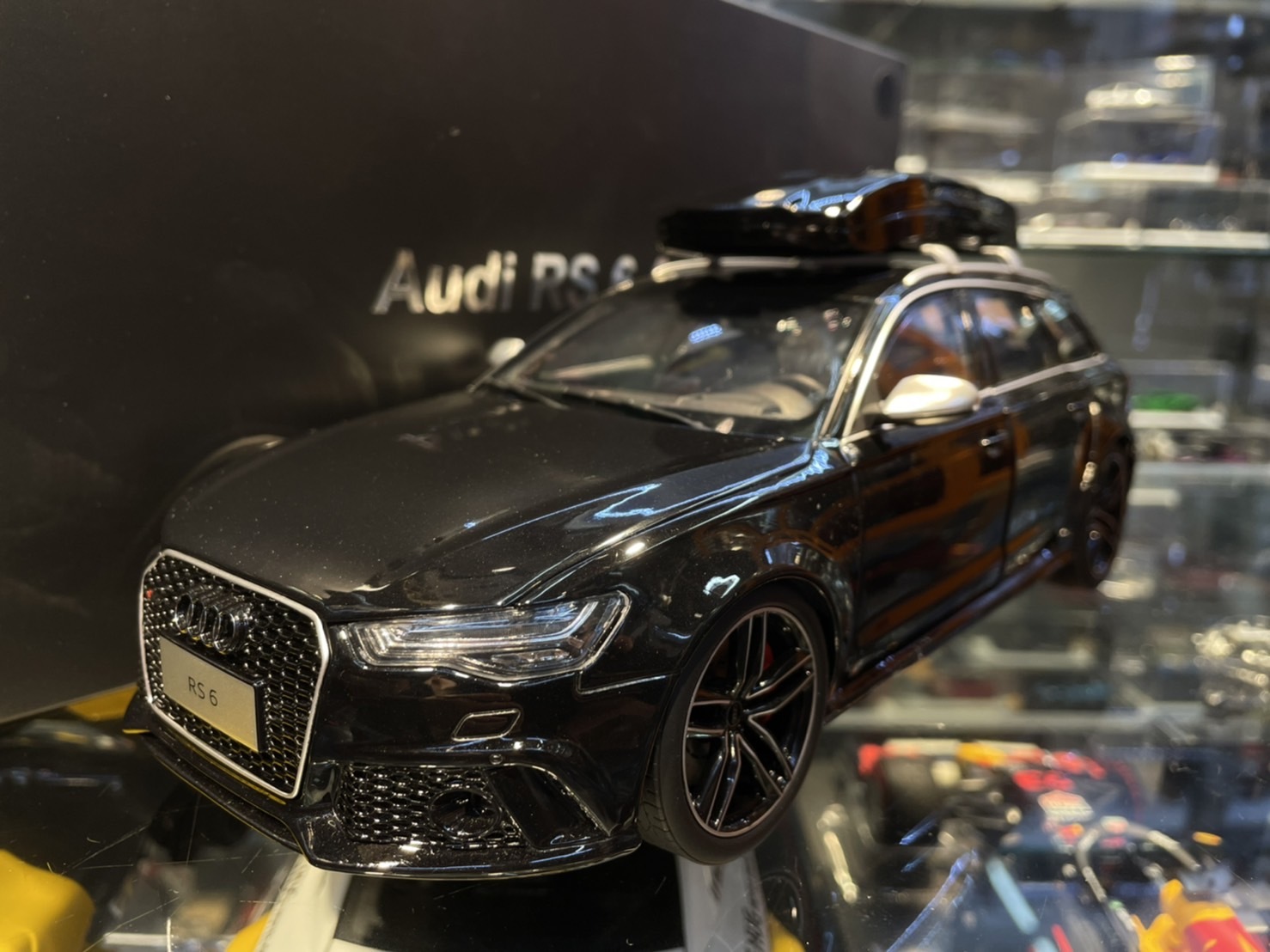 WELL Audi RS6 Avant C7 Black 1/18