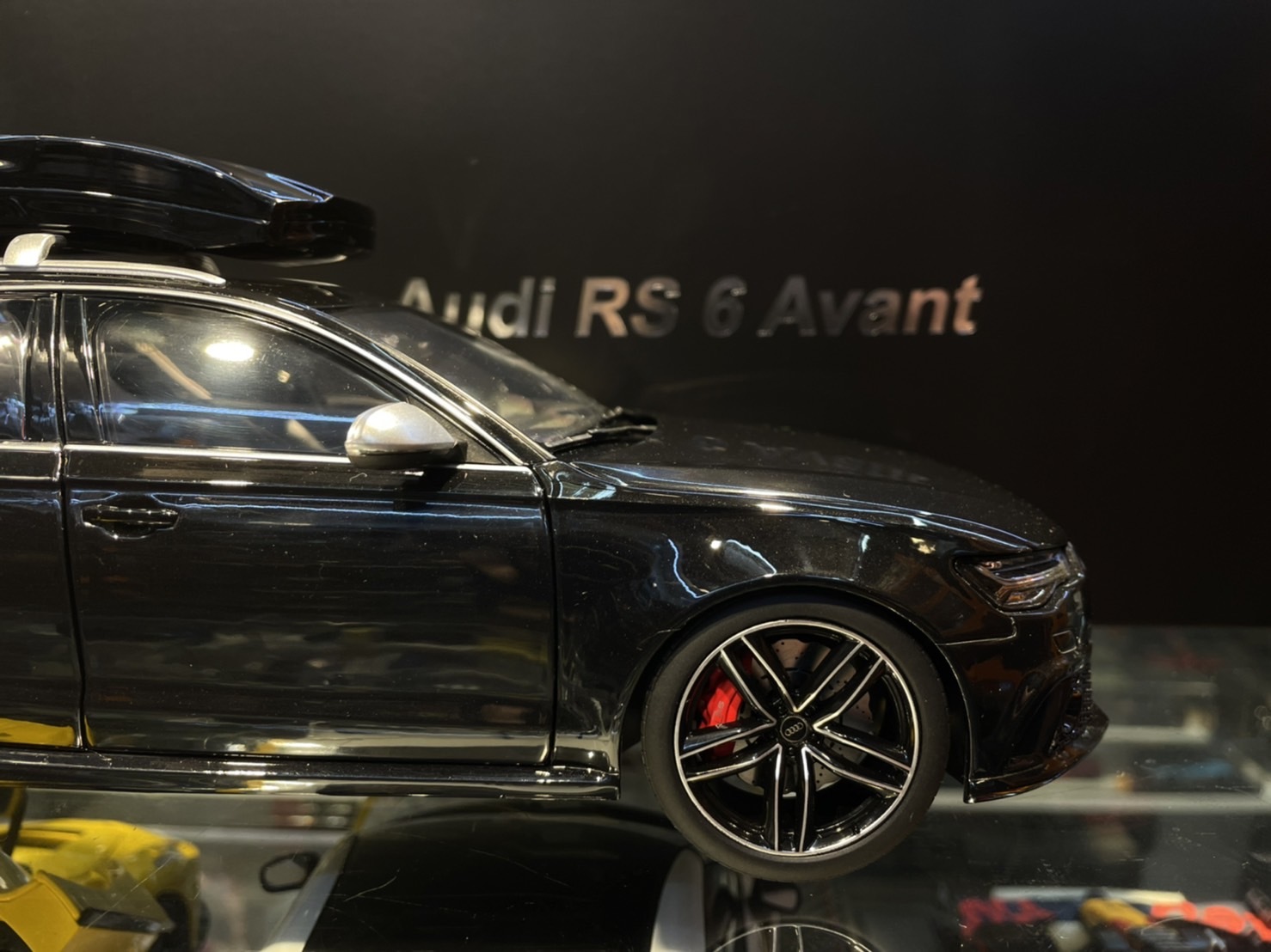 WELL Audi RS6 Avant C7 黑色1/18