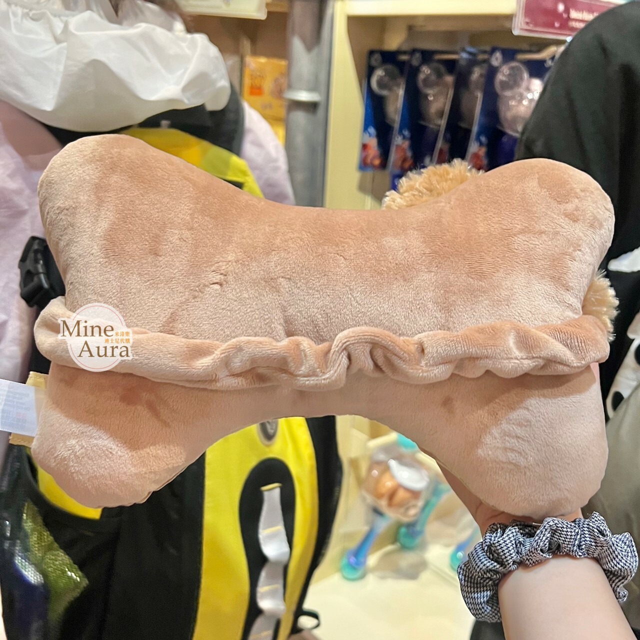 達菲 Duffy 絨毛大頭 骨頭造型 頸枕 汽車用品 -香港迪士尼樂園