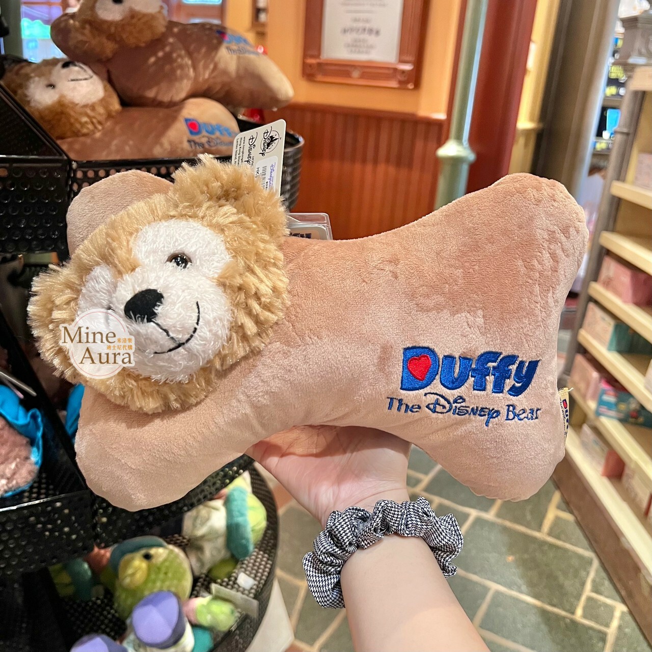 (全新NG品現貨) 達菲 Duffy 絨毛大頭 骨頭造型 頸枕 汽車用品 -香港迪士尼樂園