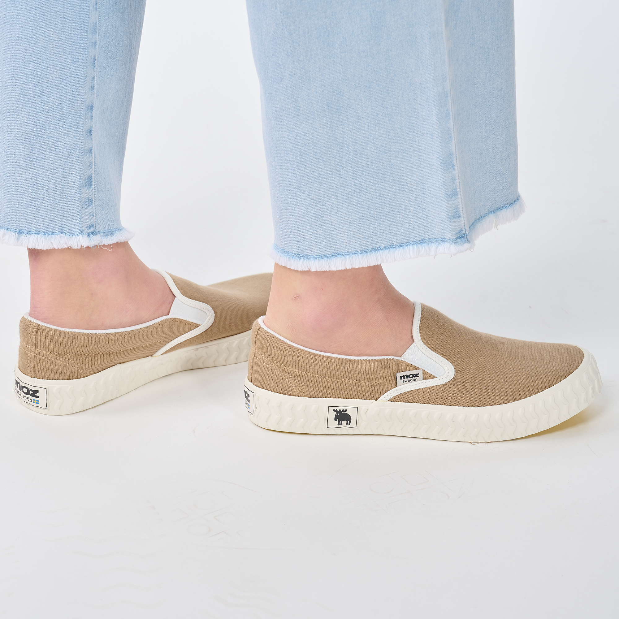 moz瑞典駝鹿 奶泡感 超舒適懶人鞋(牛奶糖色) 男女款