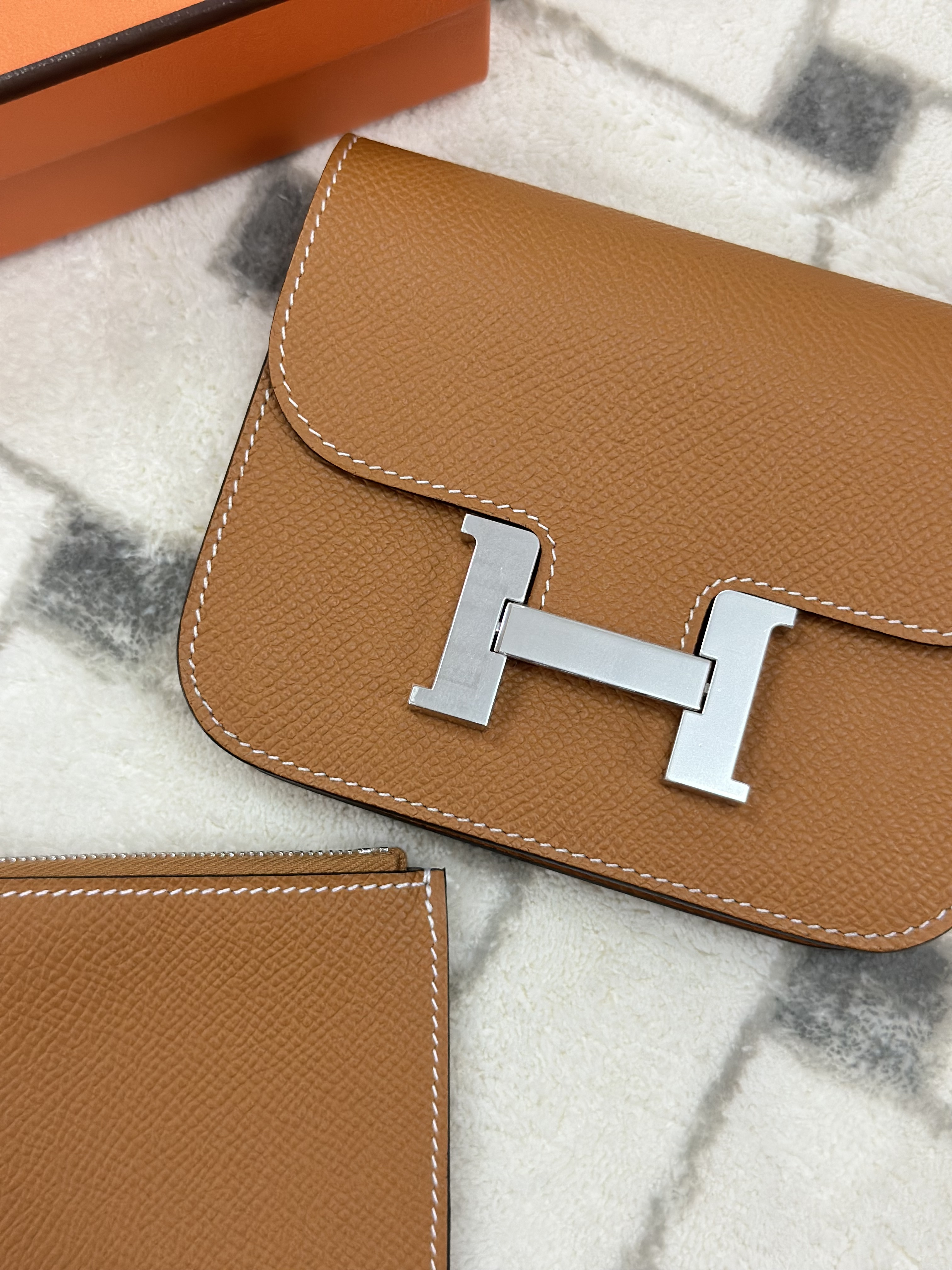 Hermes Constance slim Toffee
